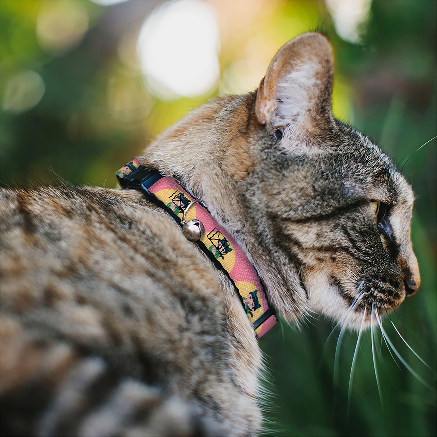 Breakaway Cat Collar with Bell - The Apothecary Diaries Chibi Maomao Cat Pose Pink/Yellow