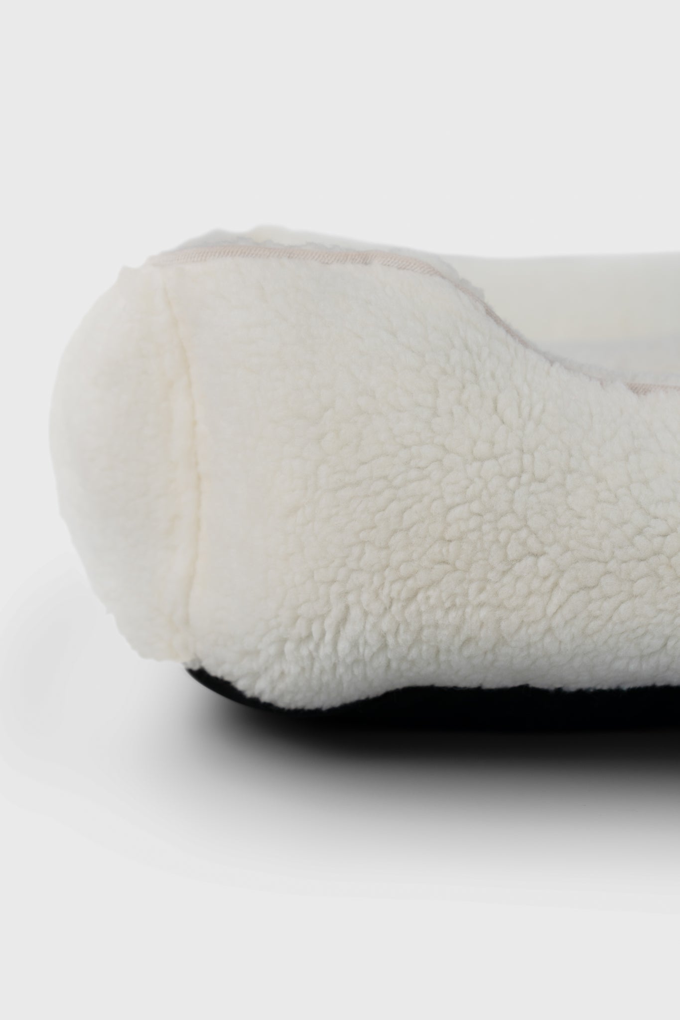 Chester & Lee | Furry Sleeper Dog Bed Beige - Chester & Lee - Flyclothing LLC
