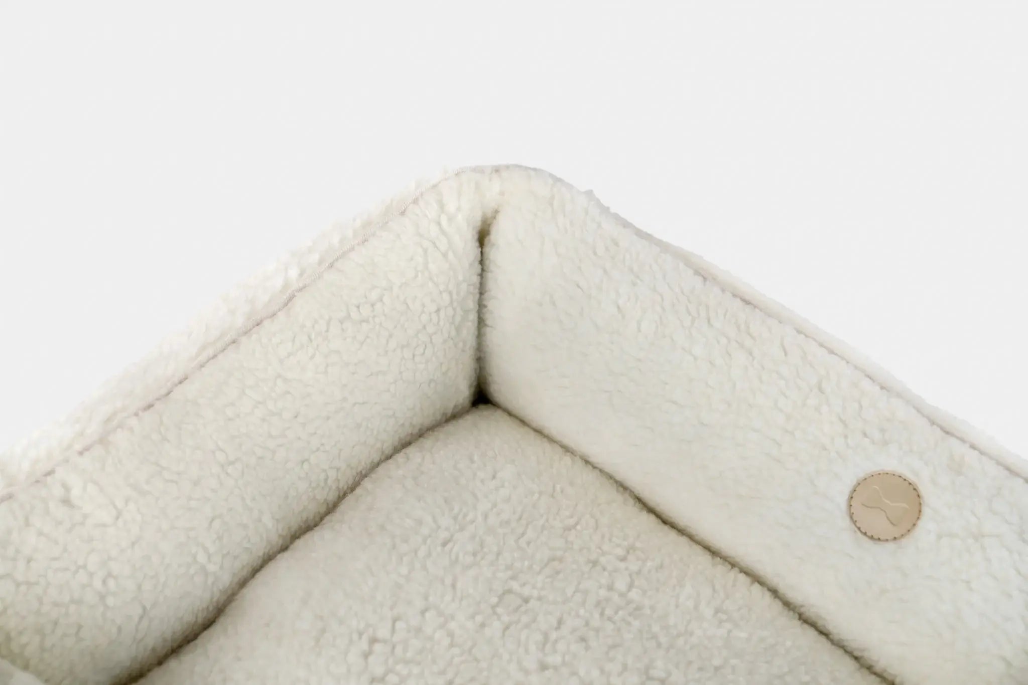 Chester & Lee | Furry Sleeper Dog Bed Beige - Chester & Lee - Flyclothing LLC
