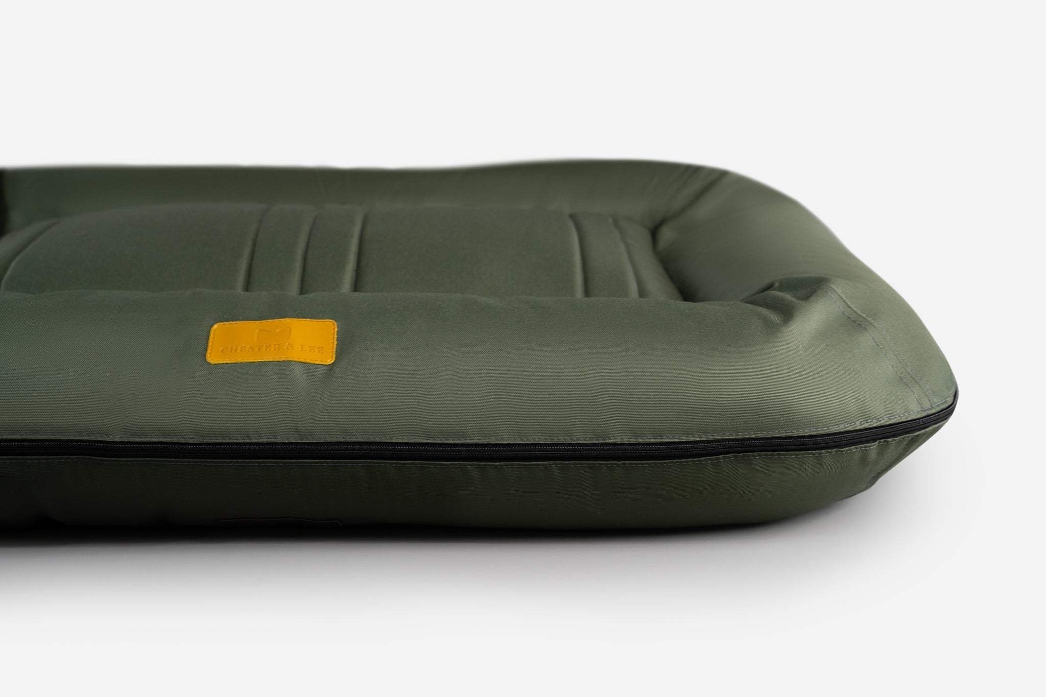 Chester & Lee | Waterproof Lounger Dog Bed Green - Chester & Lee - Flyclothing LLC