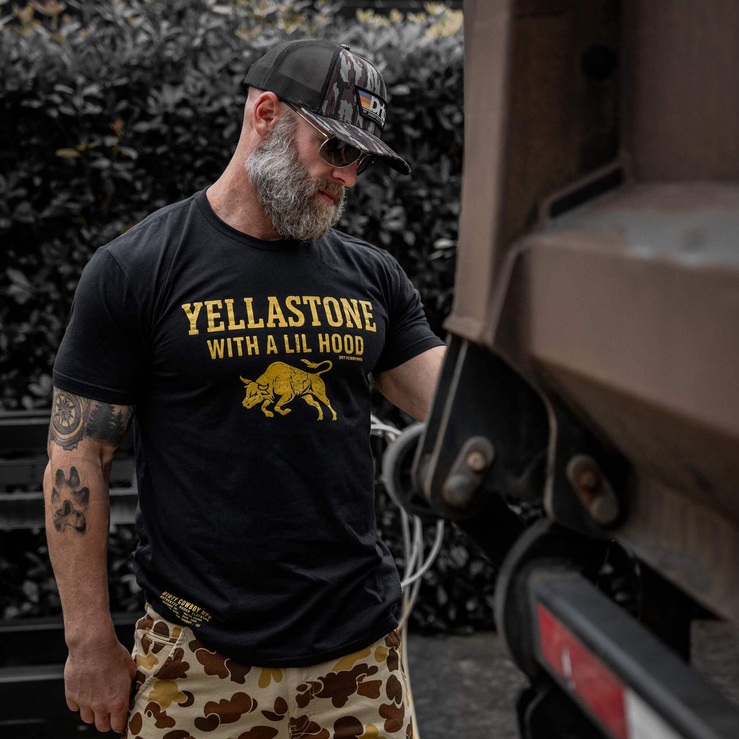 Yellastone Men's T-Shirt - DIRTY COWBOY USA - Flyclothing LLC