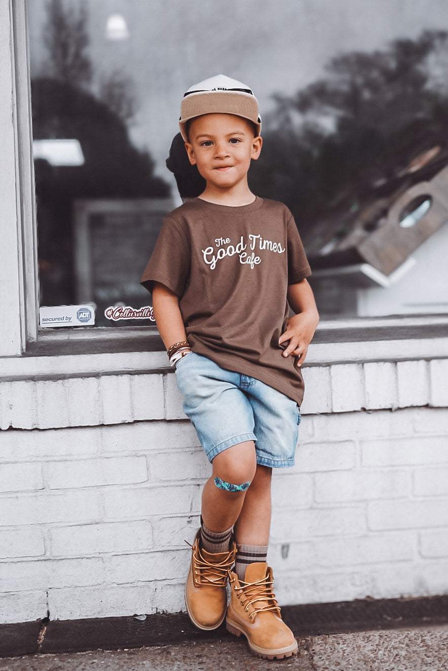 THE GOOD TIMES CAFE TEE - BROWN