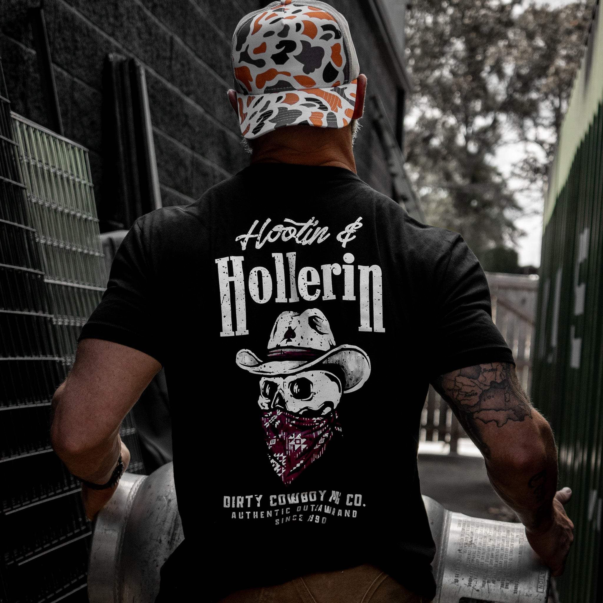 Hootin' And Hollern' Cowboy Skull Men's T-Shirt - DIRTY COWBOY USA - Flyclothing LLC
