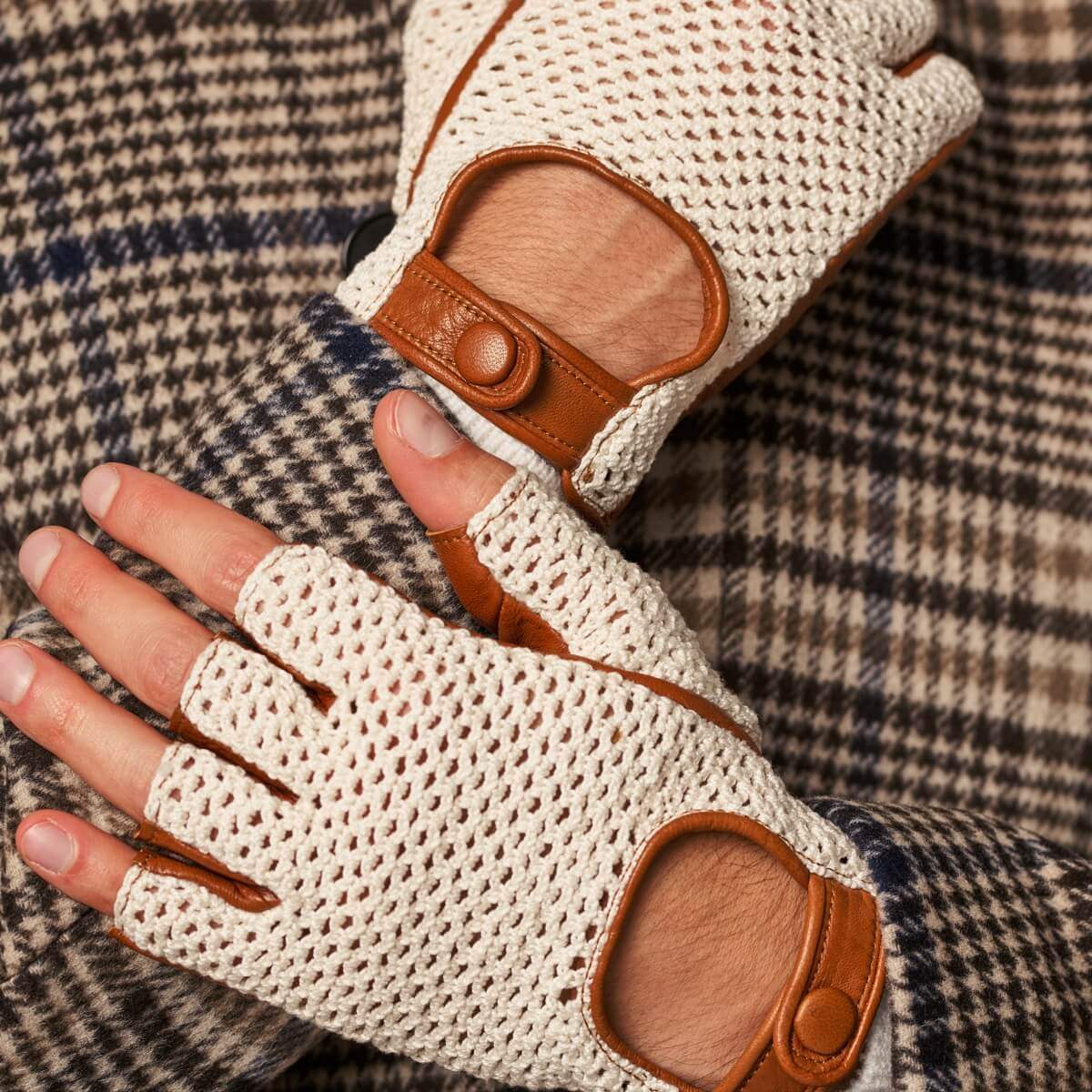Dario (cognac) - Hand-sewn Italian crochet driving gloves from lambskin leather - Leather Gloves Online - Flyclothing LLC