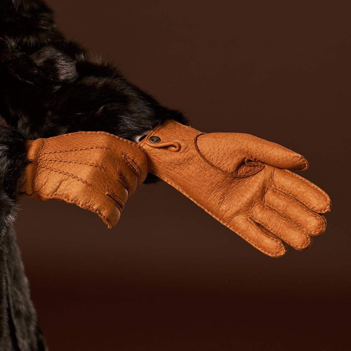 Donatella (brown) – Luxurious Italian peccary leather gloves with cashmere lining - Leather Gloves Online - Flyclothing LLC