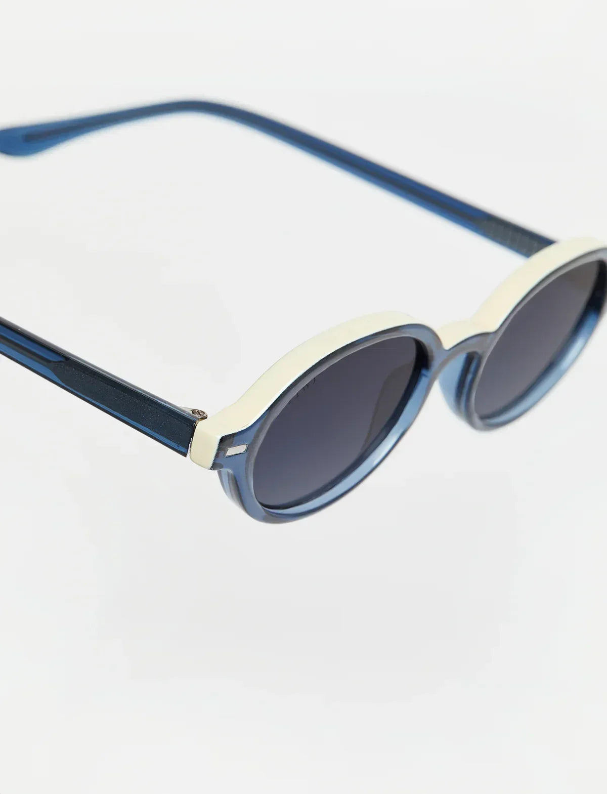 BELL - TIWI USA - Flyclothing LLC