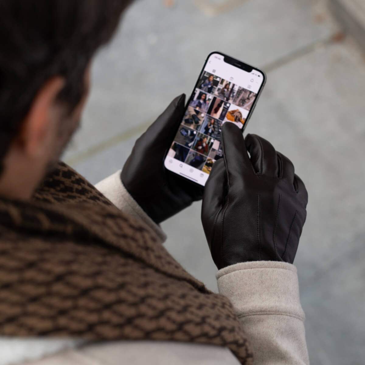 Elijah (black) – Timeless sheepskin leather gloves with luxurious cashmere lining & touchscreen capability