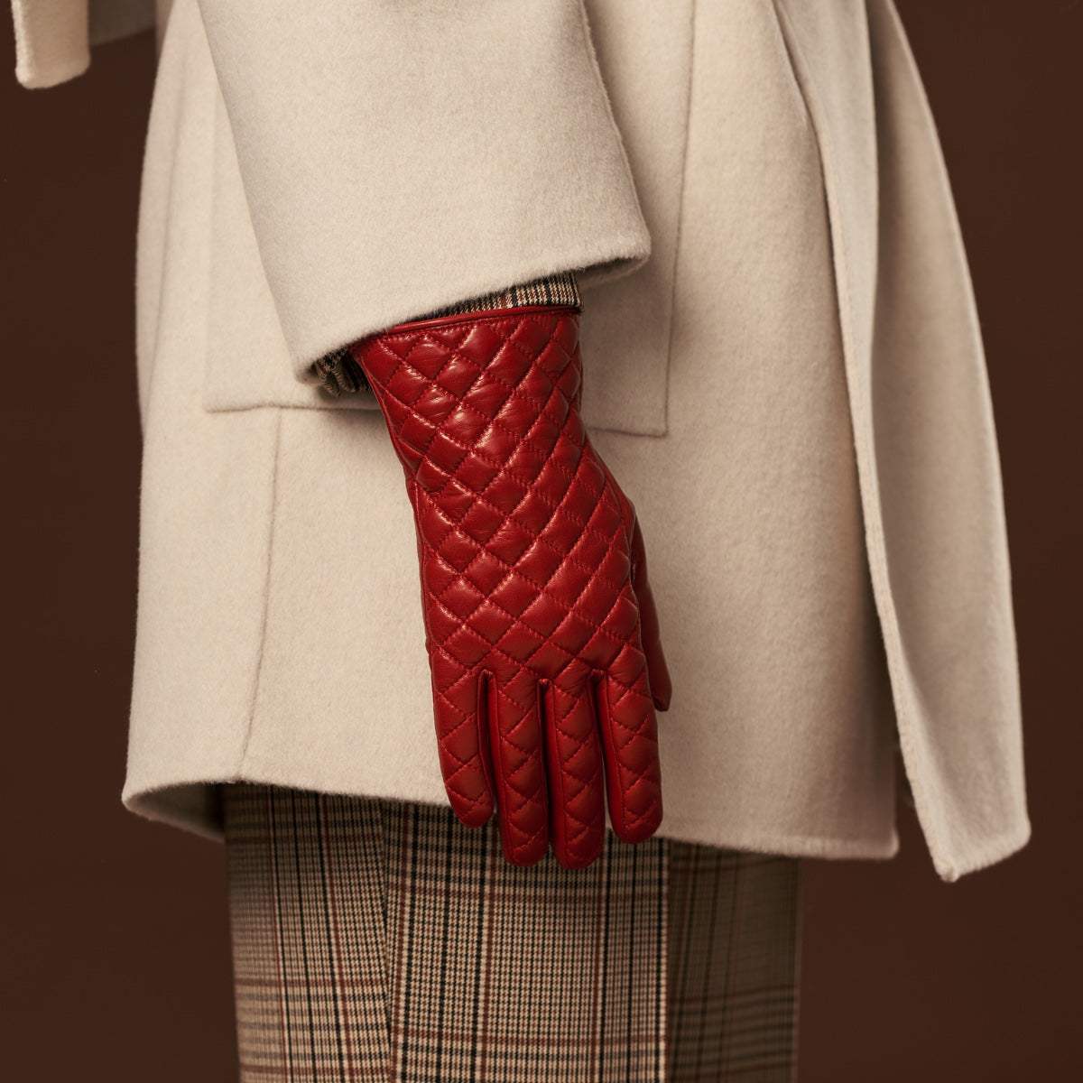 Emilia (red) - Classic Italian lambskin leather gloves with cashmere lining and checkered pattern