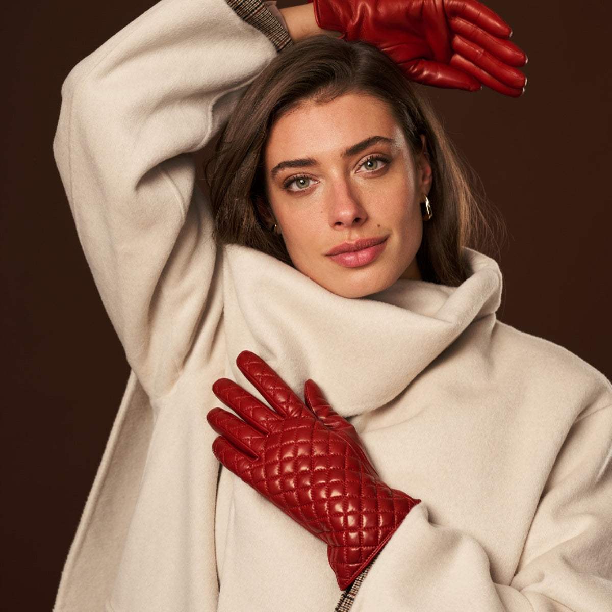 Emilia (red) - Classic Italian lambskin leather gloves with cashmere lining and checkered pattern