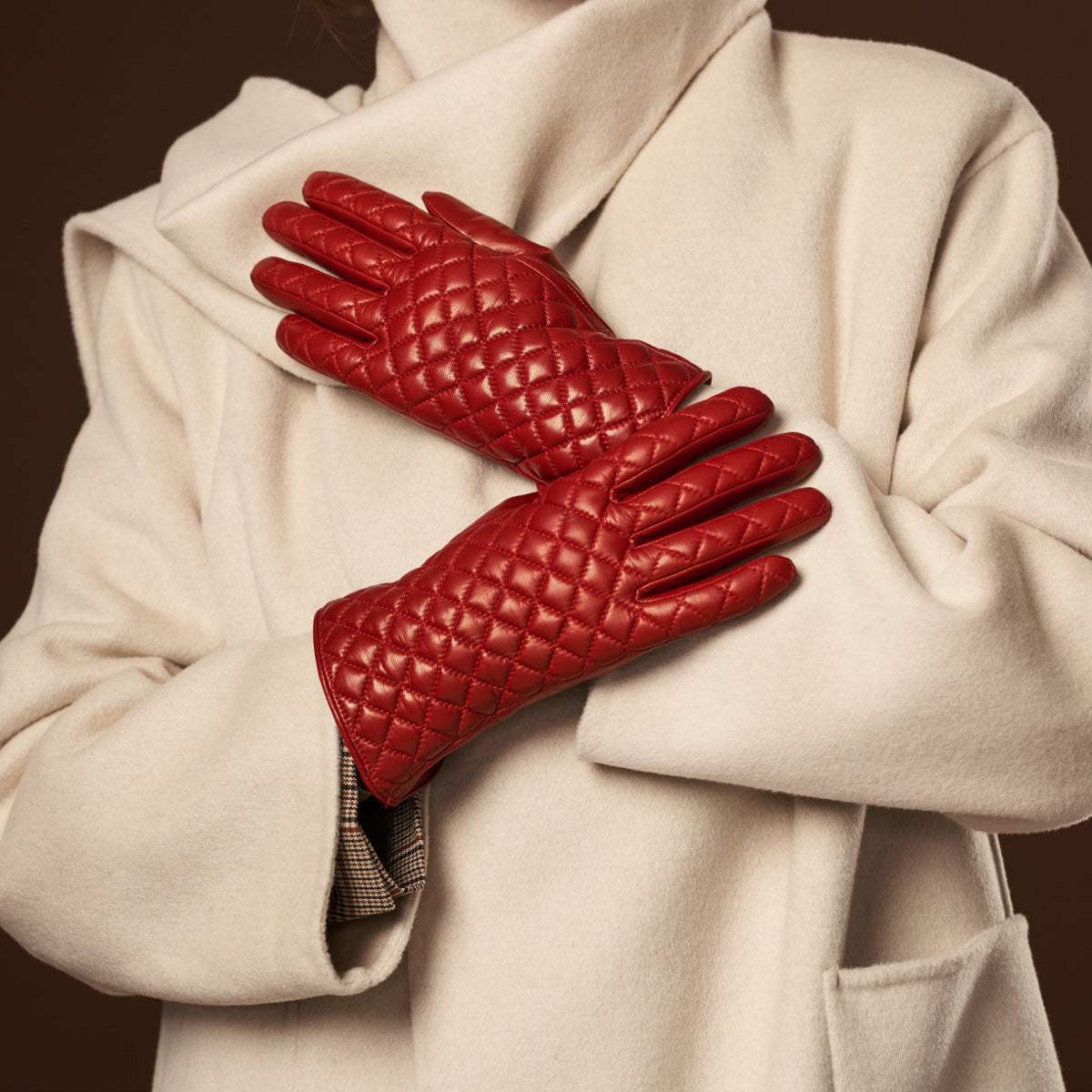 Emilia (red) - Classic Italian lambskin leather gloves with cashmere lining and checkered pattern
