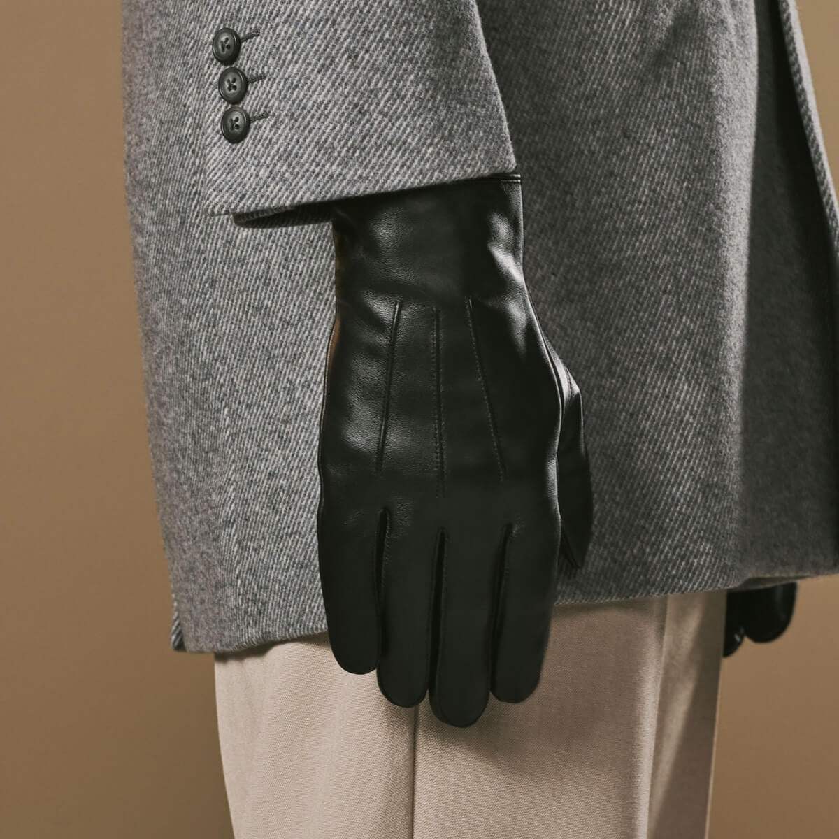 Ezra (black) - Lambskin leather gloves with warm rabbit fur lining and touchscreen feature - Leather Gloves Online - Flyclothing LLC