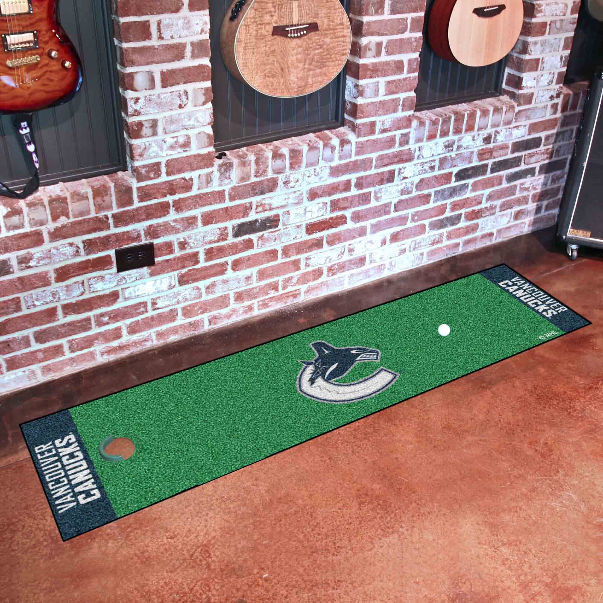 Vancouver Canucks Putting Green Mat - 1.5ft. x 6ft.
