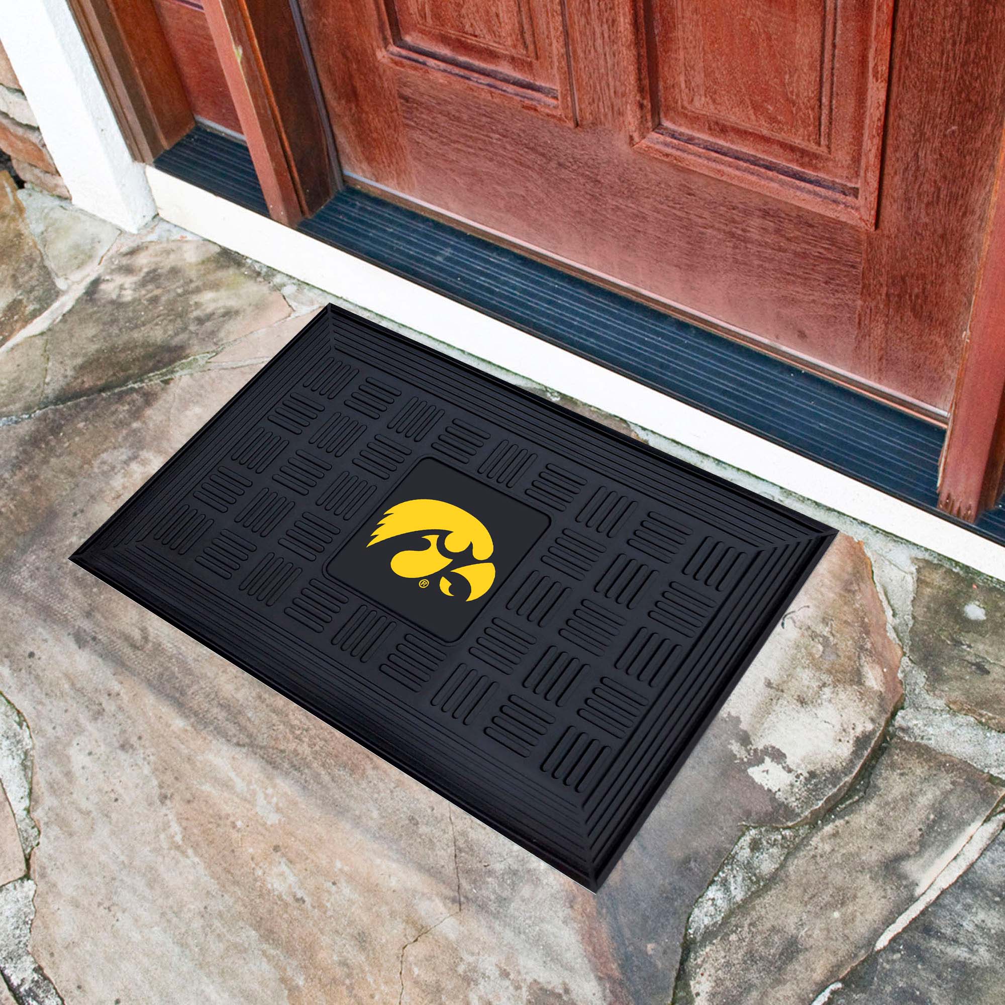 Iowa Hawkeyes Heavy Duty Vinyl Medallion Door Mat - 19.5in. x 31in. - Iowa