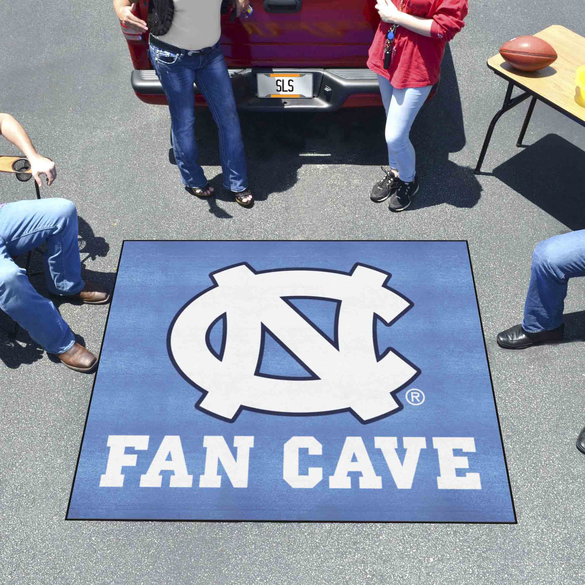 North Carolina Tar Heels Man Cave Tailgater Rug - 5ft. x 6ft. - North Carolina