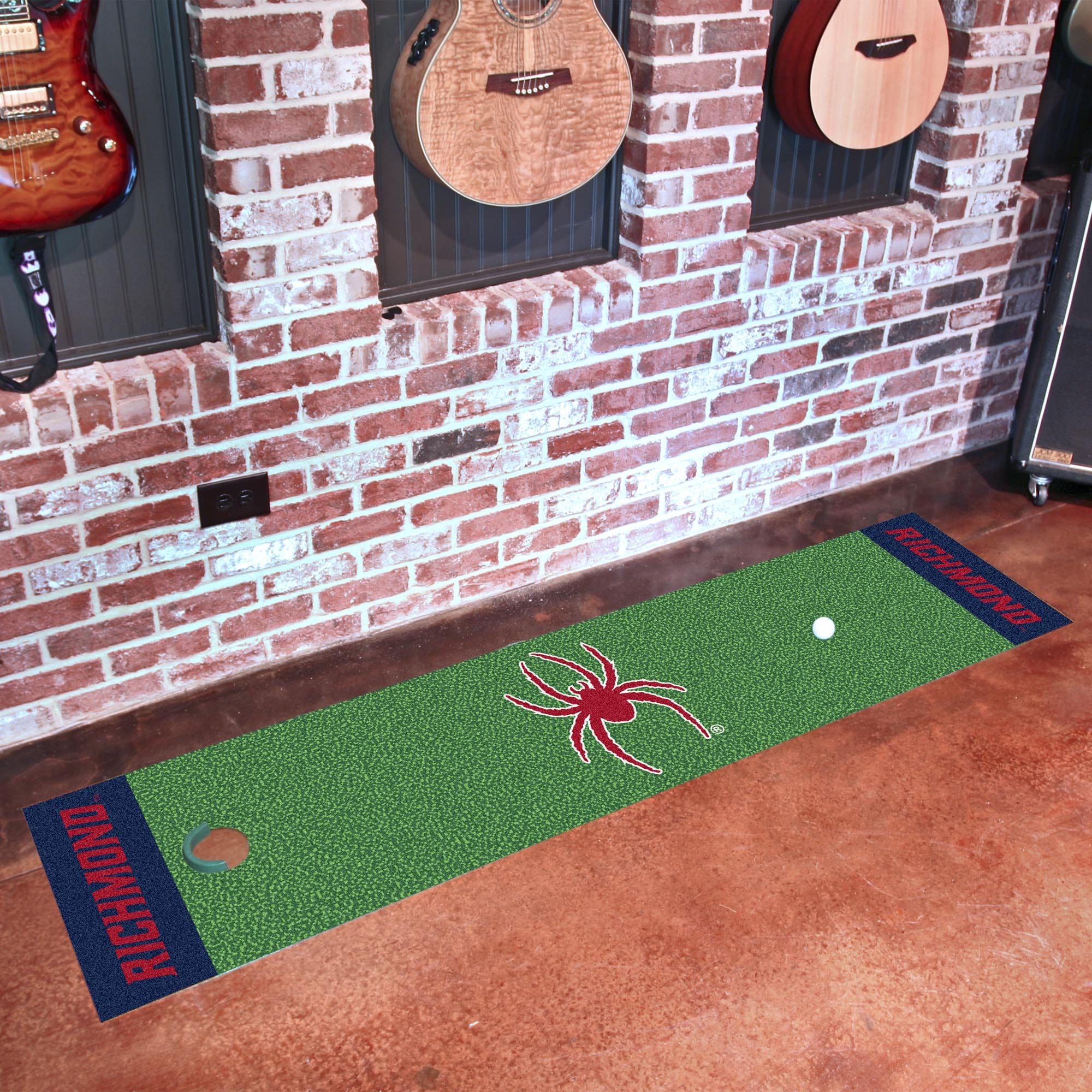 Richmond Spiders Putting Green Mat - 1.5ft. x 6ft. - Richmond