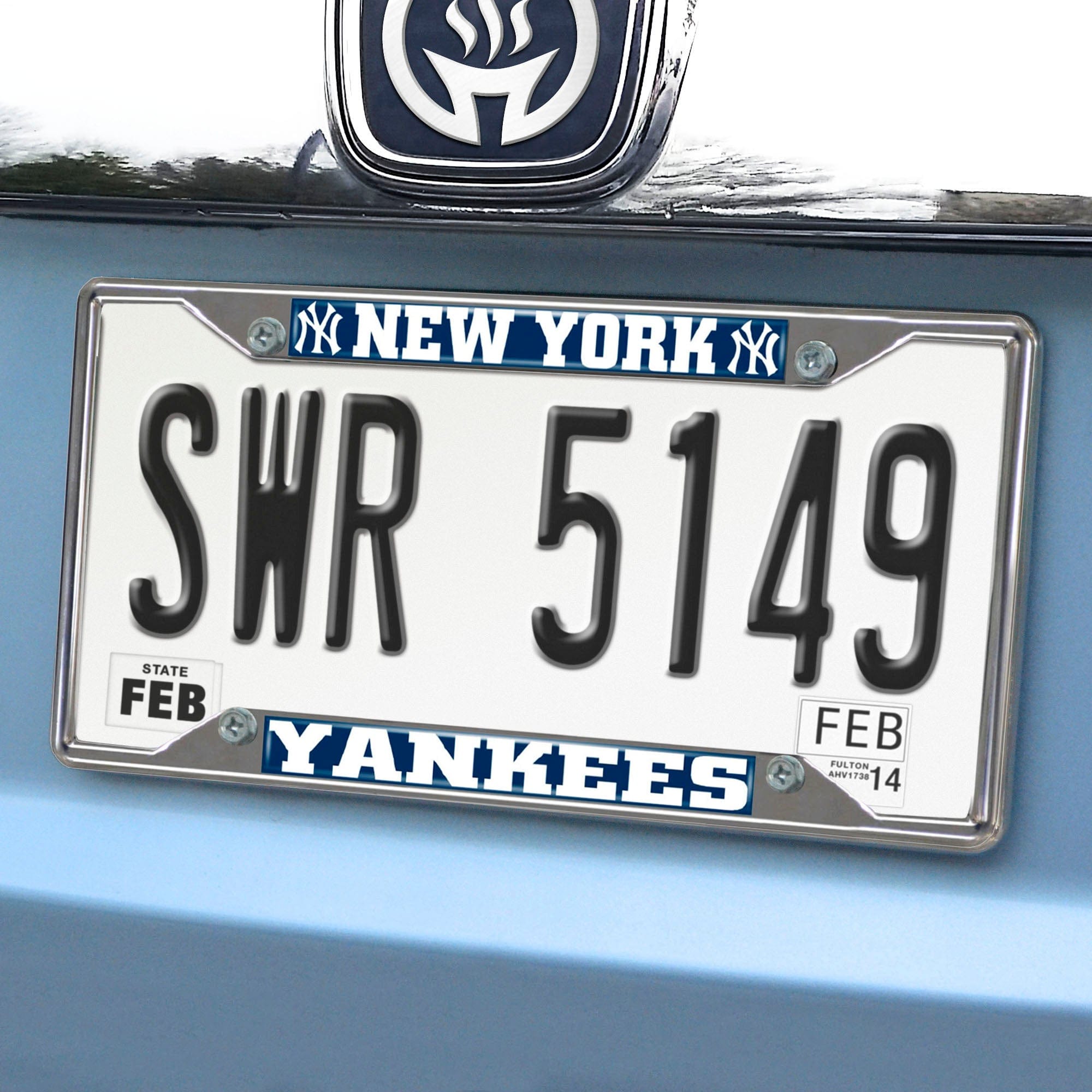 New York Yankees Chrome Metal License Plate Frame, 6.25in x 12.25in - New York Yankees