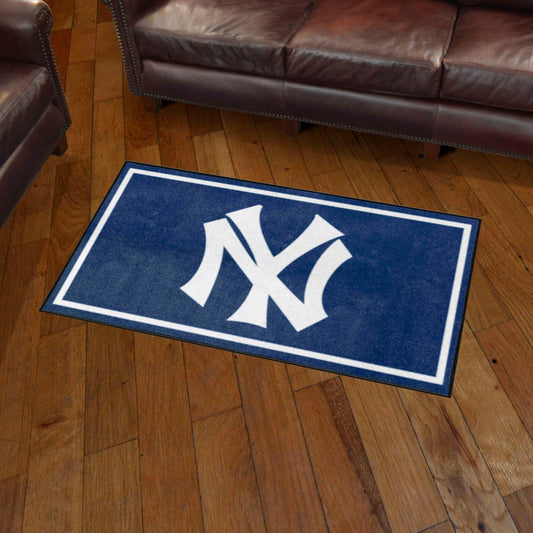 New York Yankees 3ft. x 5ft. Plush Area Rug - Retro Collection - New York Yankees