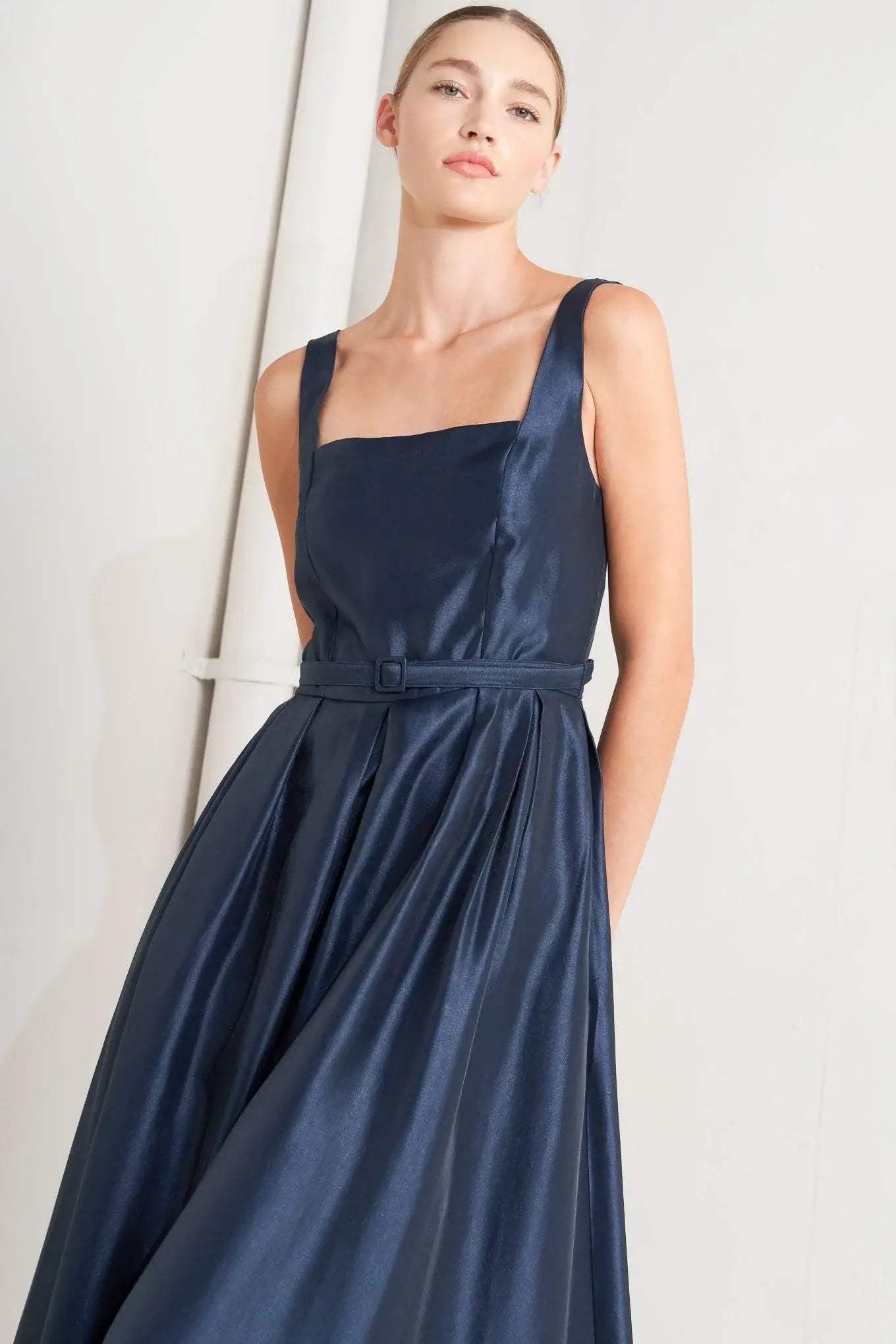 FEMME SILHOUETTE WOVEN MIDI DRESS - Flying Tomato - Flyclothing LLC
