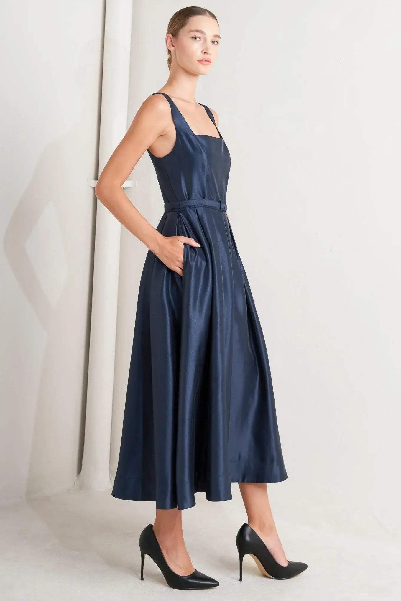 FEMME SILHOUETTE WOVEN MIDI DRESS - Flying Tomato - Flyclothing LLC