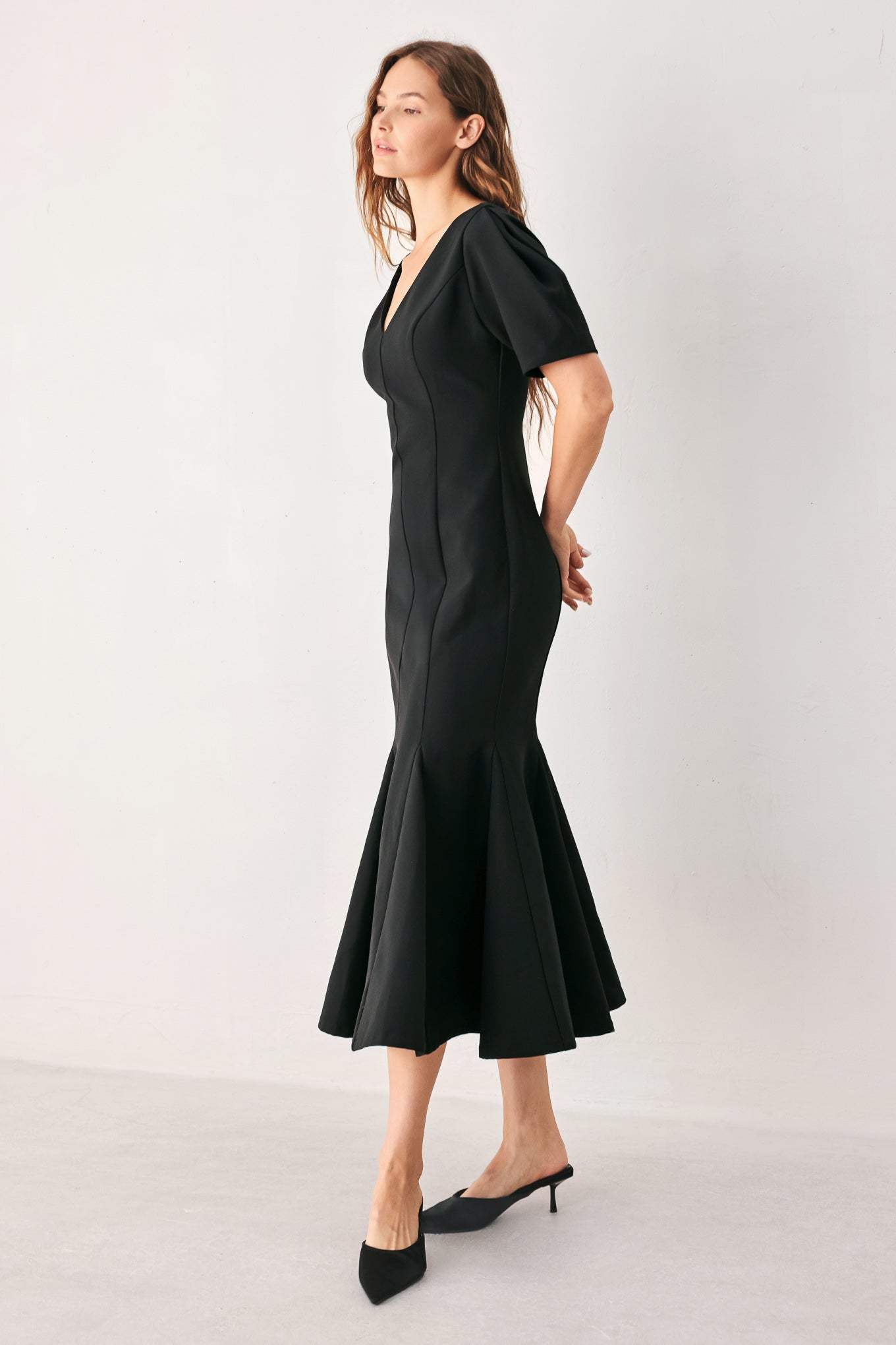 SOIRÉE PUFF WOVEN MIDI DRESS