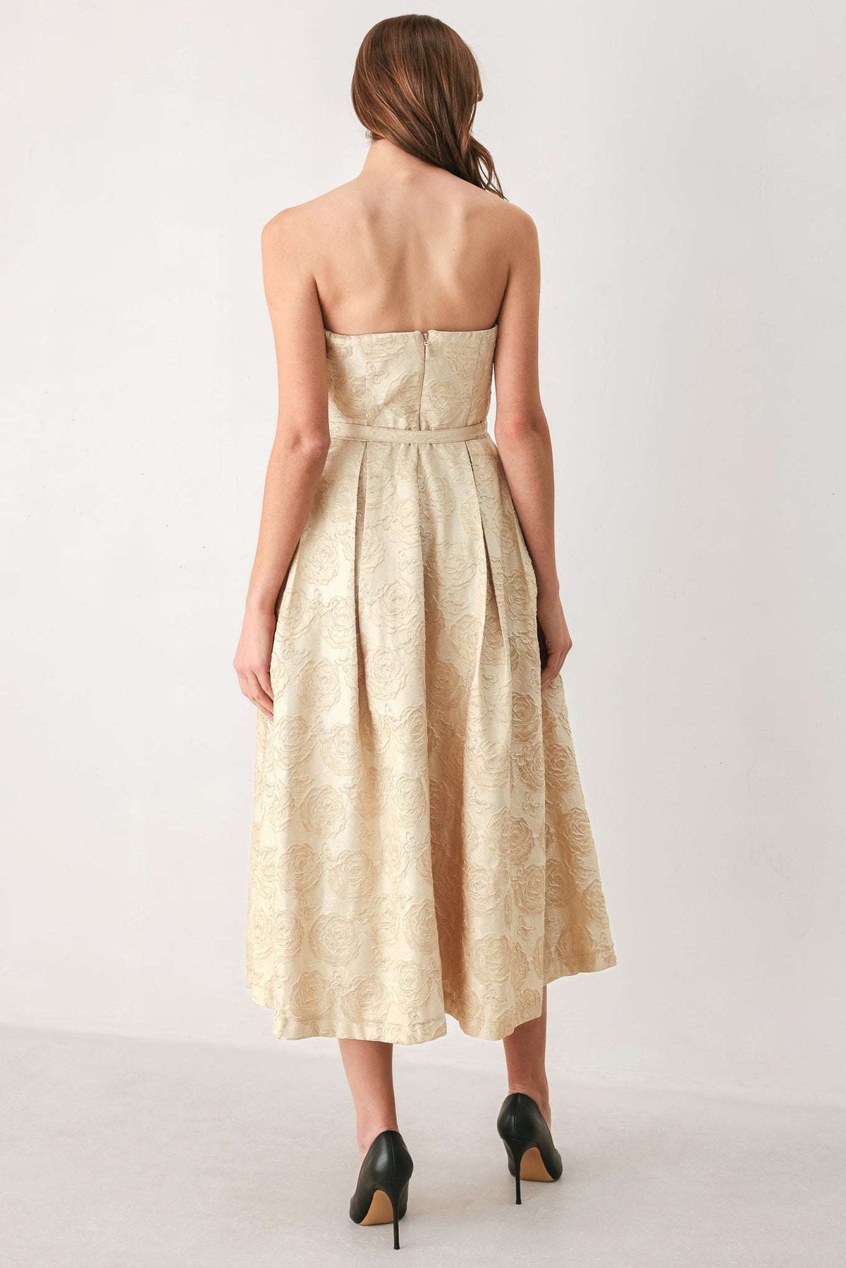 GOLDEN HEIRLOOM GOLD TEXTURED STRAPLESS BELTED MIDI DRESS - Flying Tomato - Flyclothing LLC