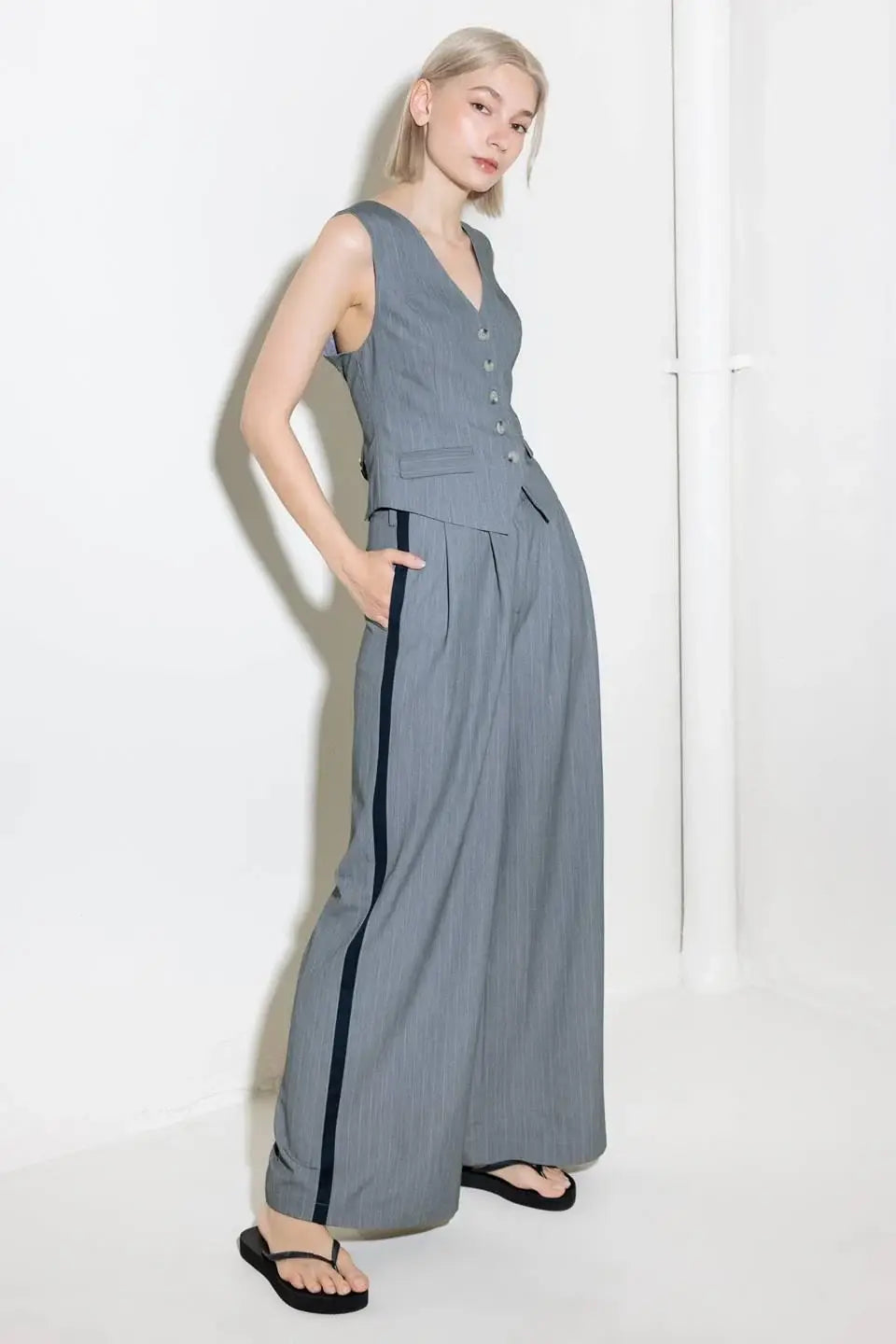 SMILE BRIGHT IN GREY WOVEN VEST - Flying Tomato - Flyclothing LLC