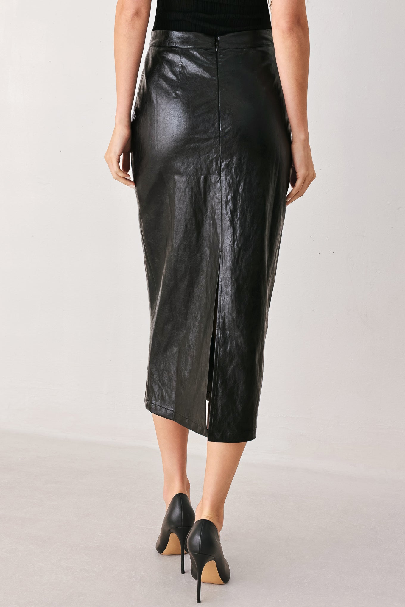 PORT WINE HIGH-RISE FAUX LEATHER SKIRT