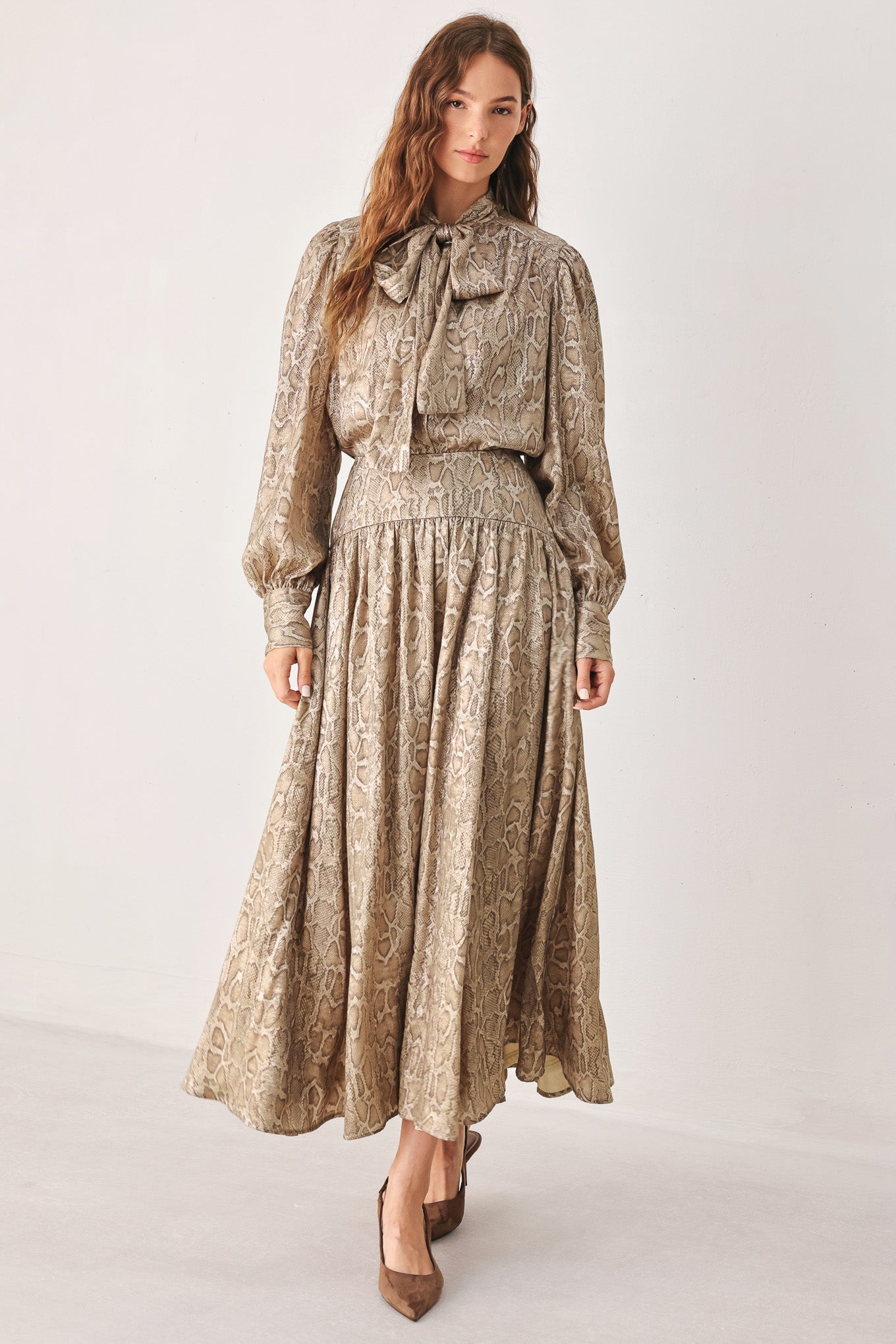 SERPENTINE TAUPE SNAKESKIN WOVEN MIDI SKIRT