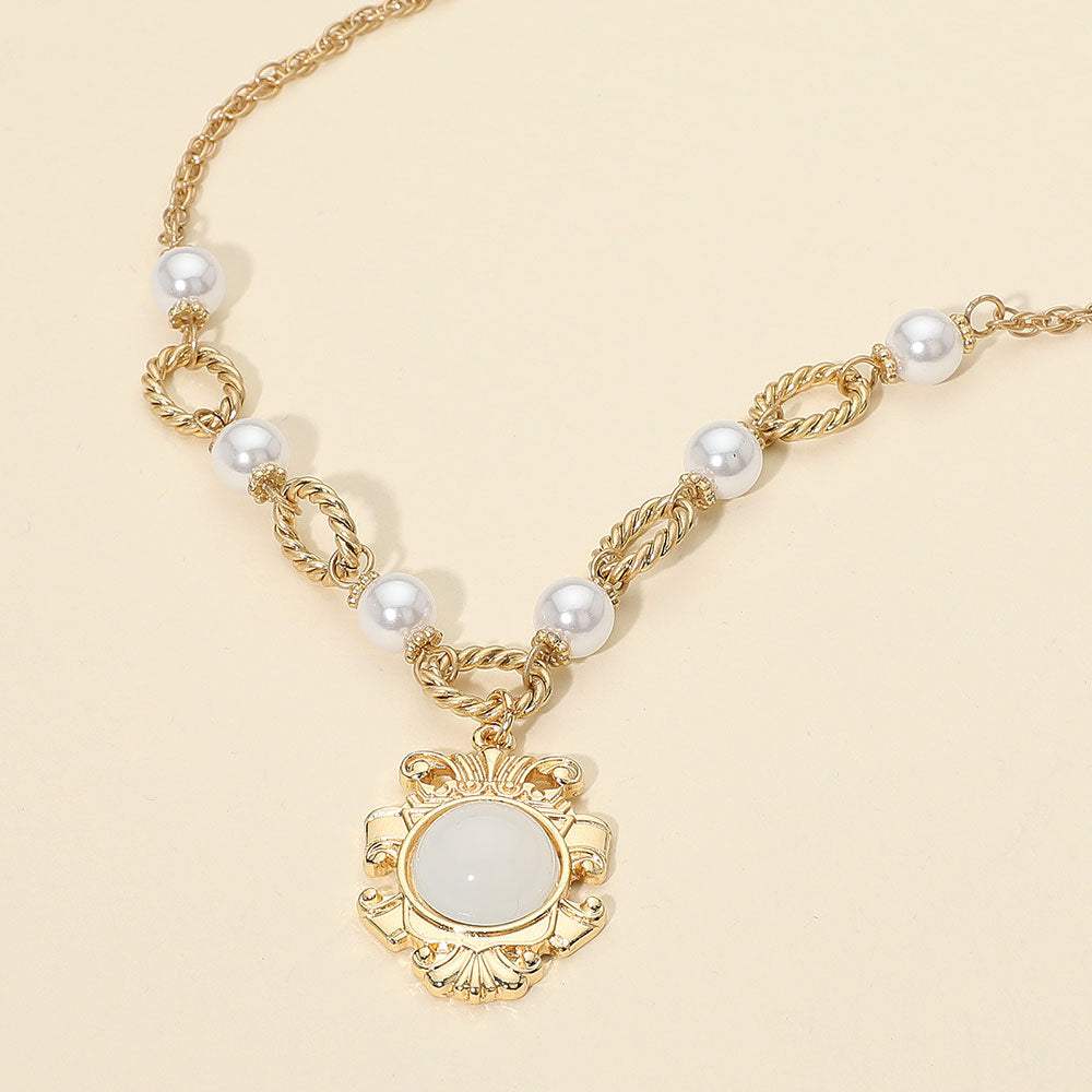 Vintage Medallion Pearl Necklace - Madeline Love - Flyclothing LLC