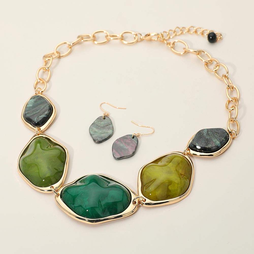 Chunky Bold Resin Pebble Plate Link Statement Necklace - Madeline Love - Flyclothing LLC