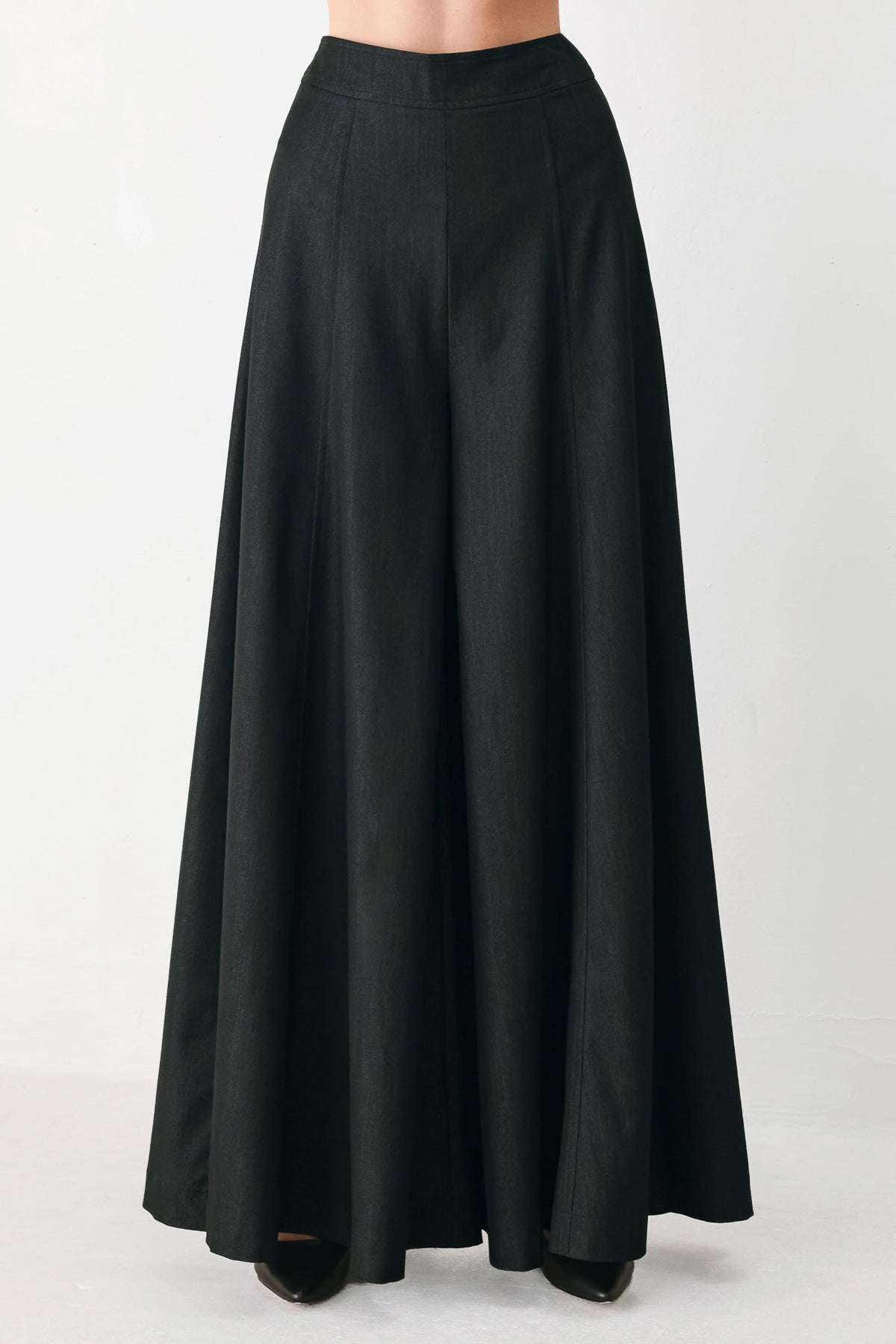 CASUAL ROMANCE WOVEN PANTS