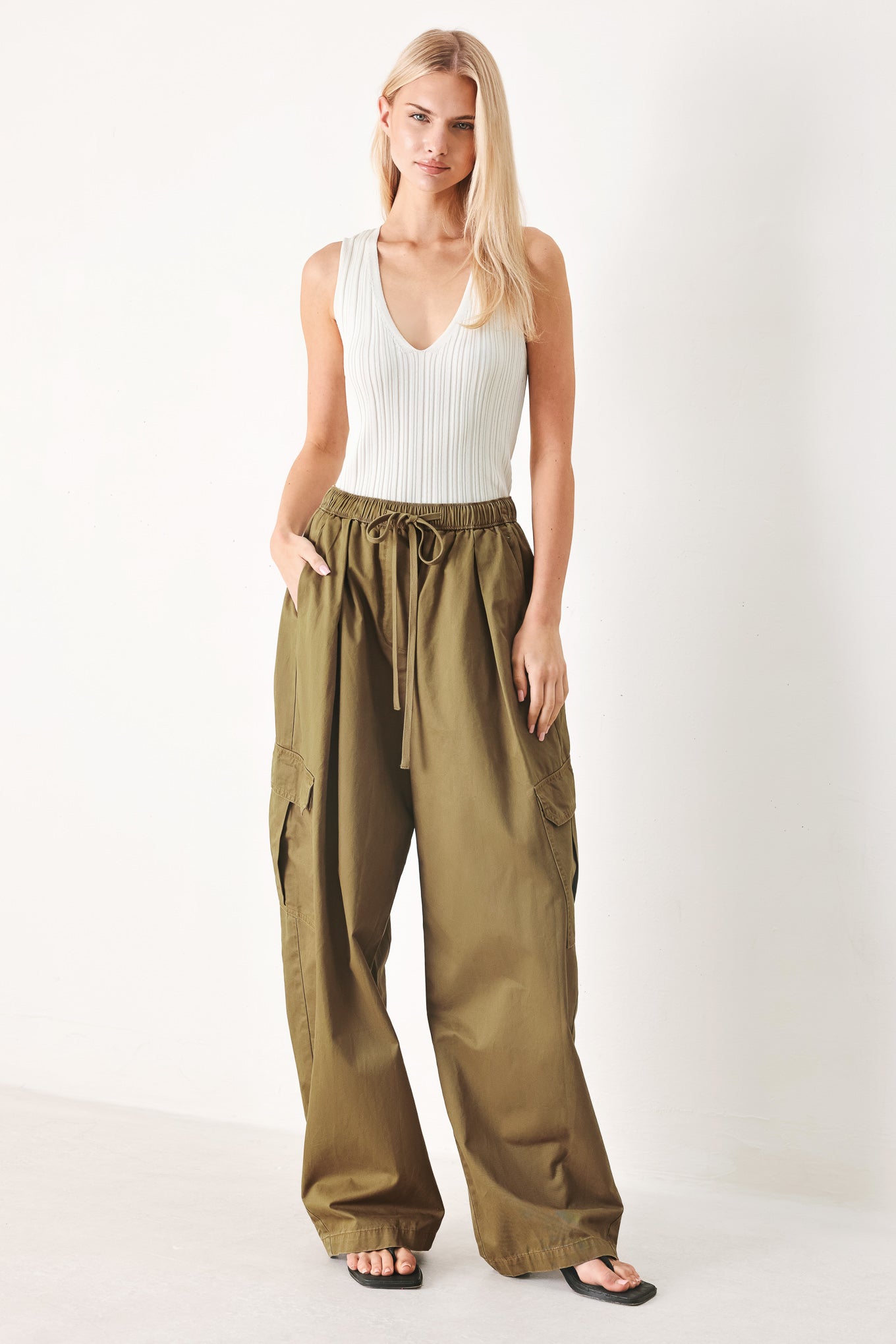 STAY IN MOTION WOVEN BARREL PANTS - Flying Tomato - Flyclothing LLC