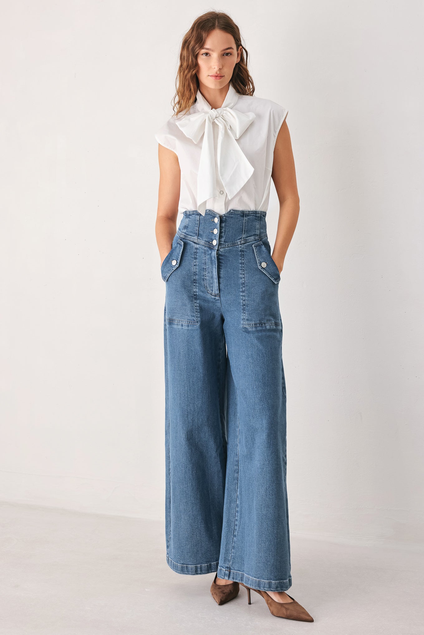 BRIAR BLUE FLARED DENIM PANTS