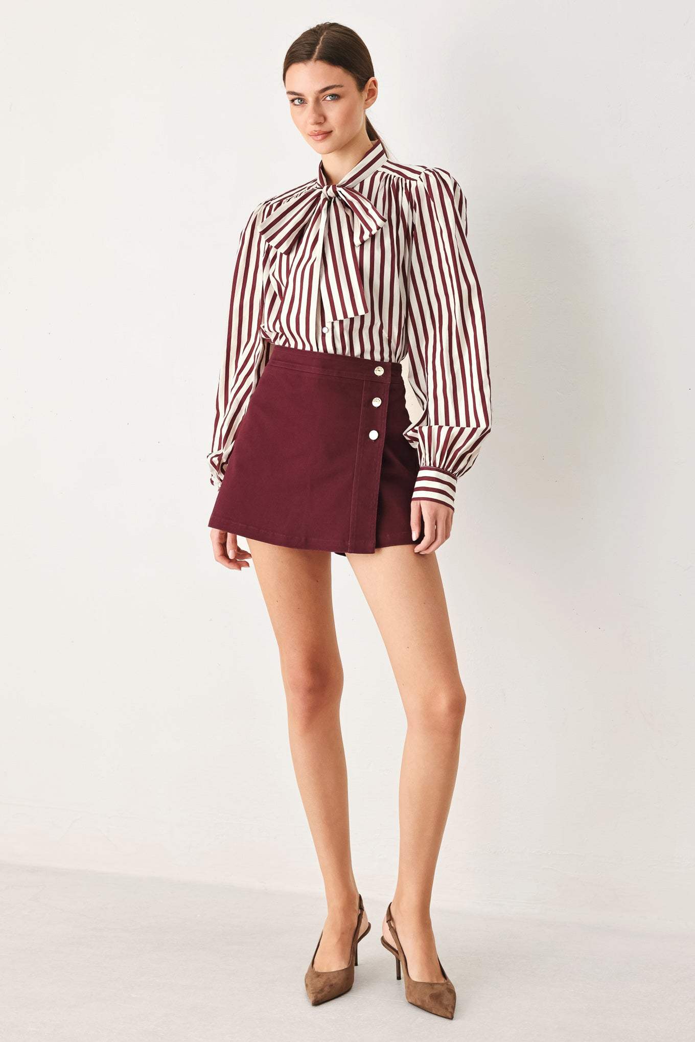 MERLOT RIDGE WOVEN SKORT