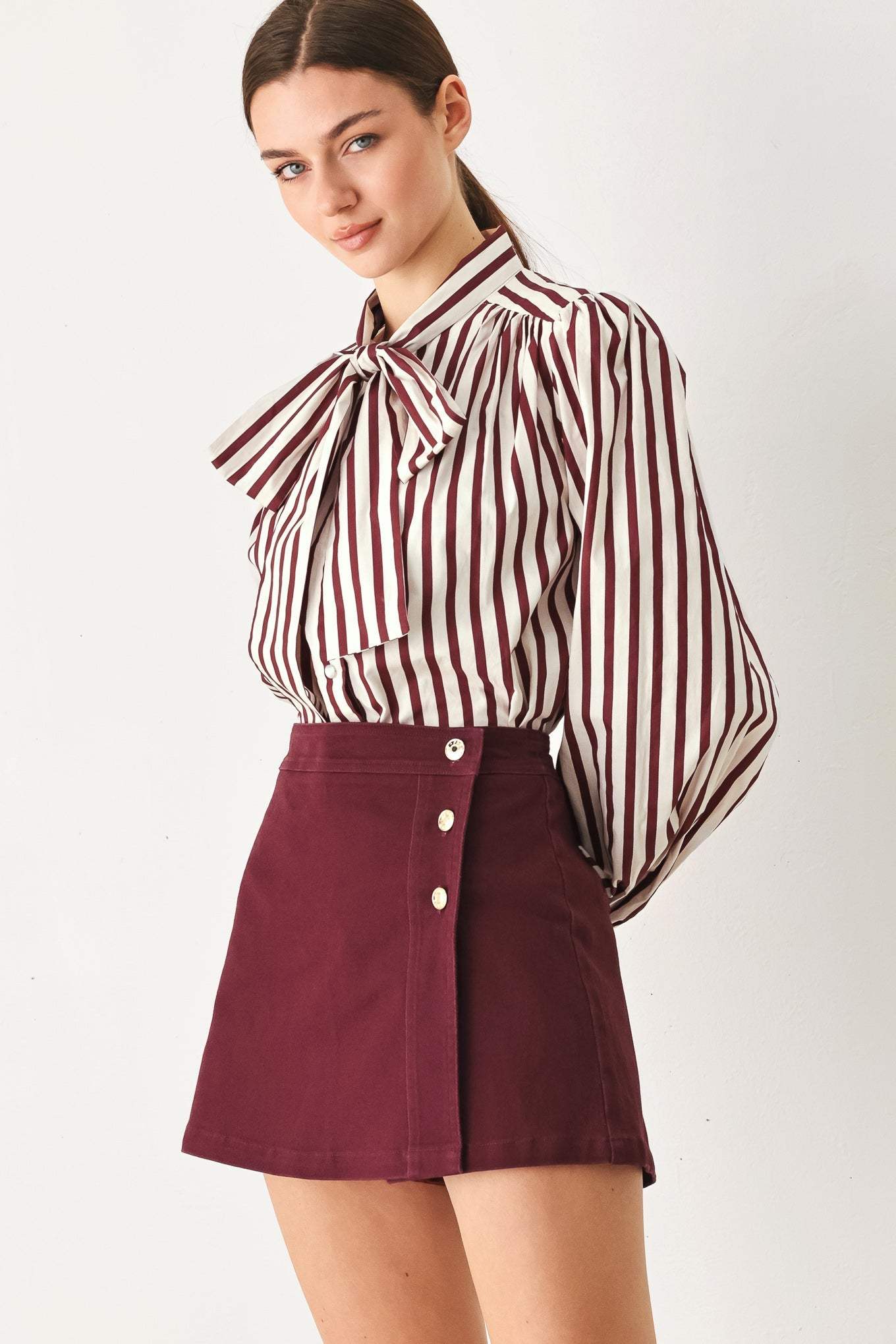MERLOT RIDGE WOVEN SKORT