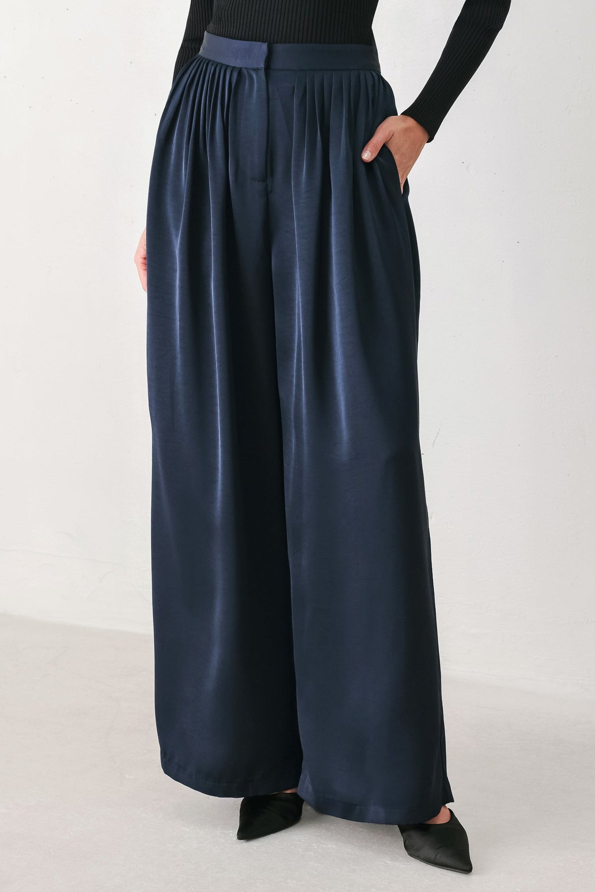 NAVY KNOT NAVY PLEATED WIDE-LEG PANTS - Flying Tomato - Flyclothing LLC