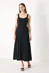 MONO FORM SWEATER KNIT MIDI DRESS