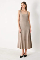 MONO FORM SWEATER KNIT MIDI DRESS