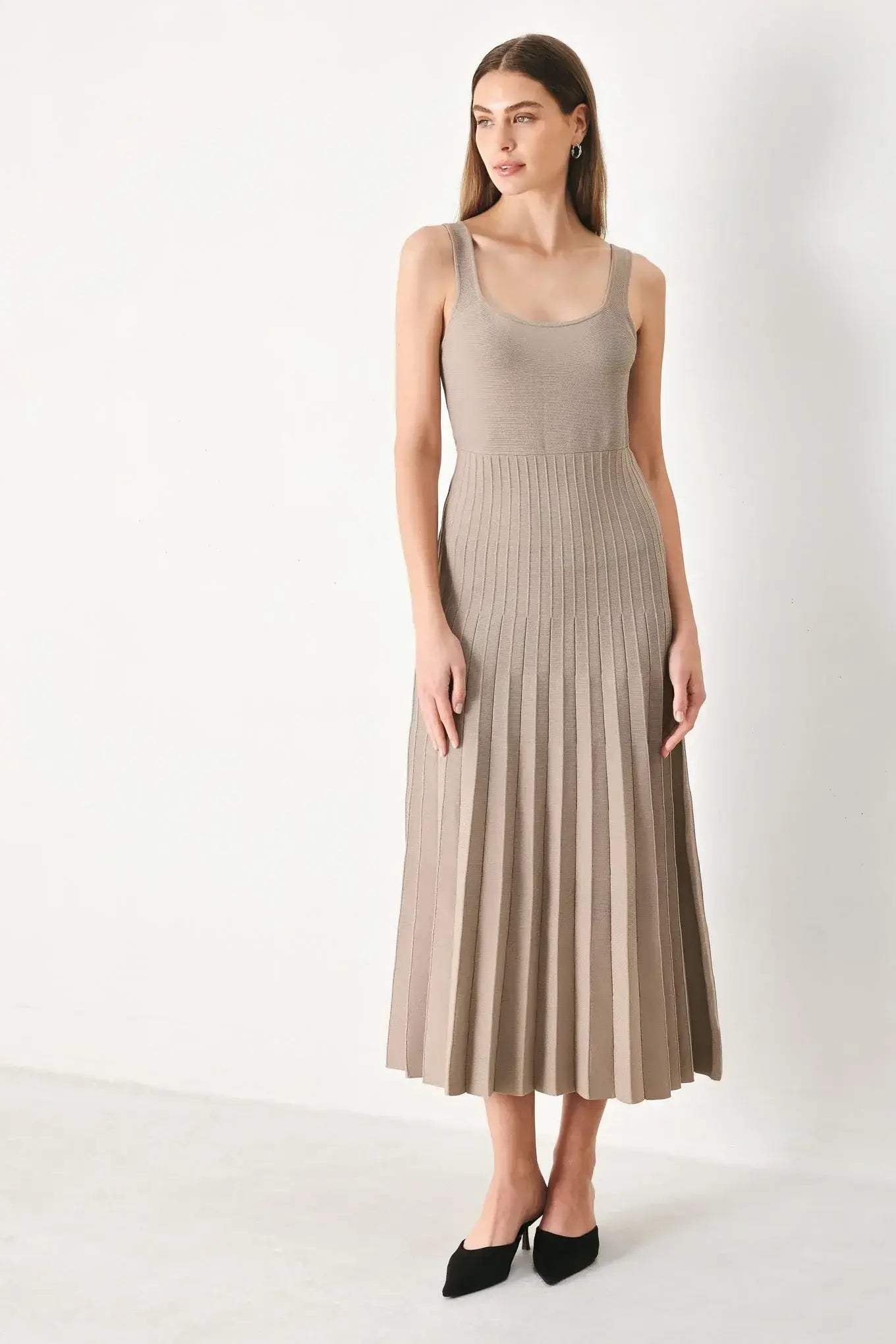 MONO FORM SWEATER KNIT MIDI DRESS