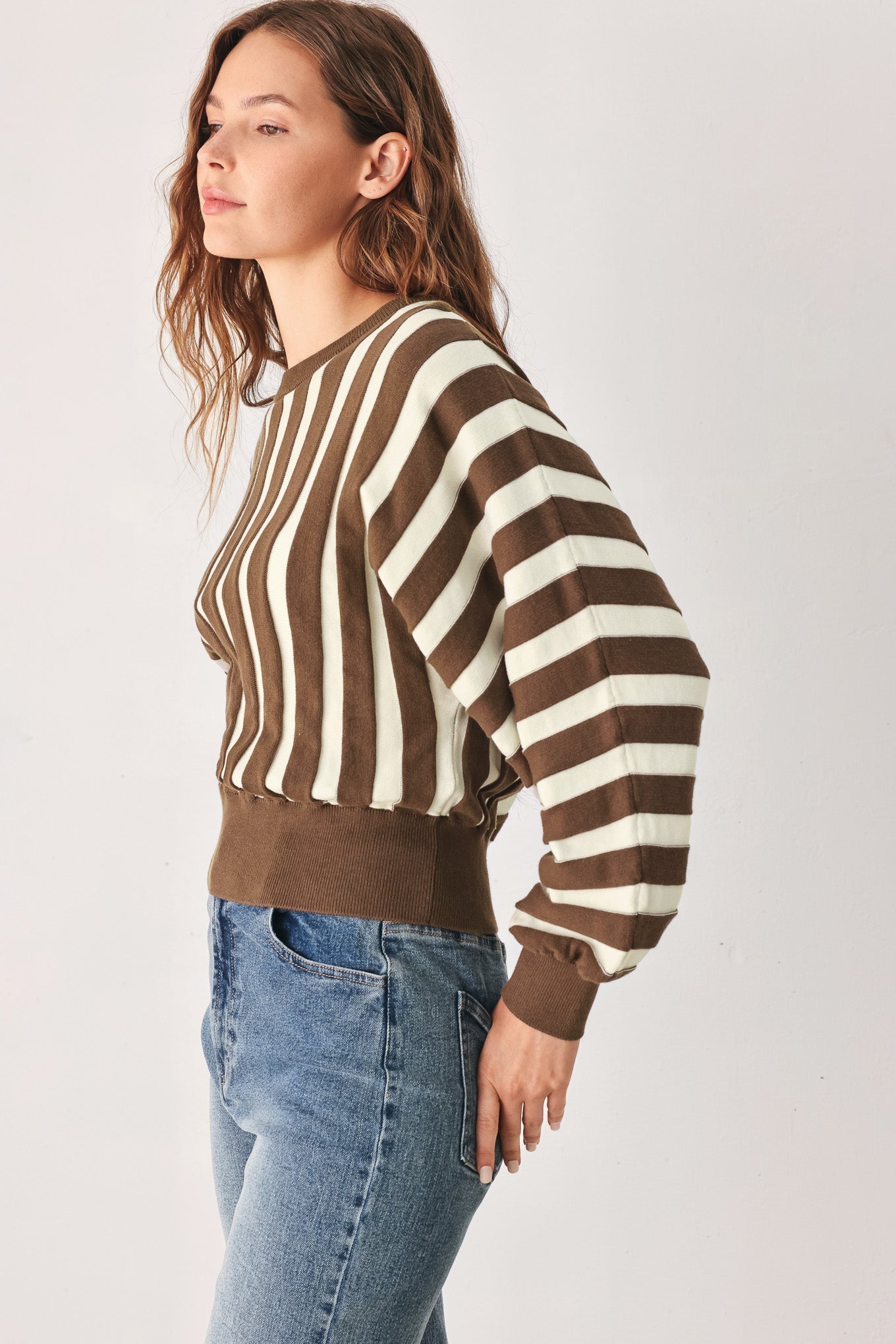 CAPPUCCINO VERTICAL STRIPE KNIT TOP