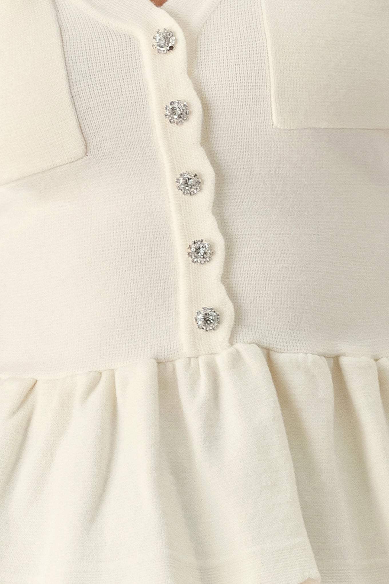 FROSTED CREAM POCKET-DETAIL SWEATER TOP