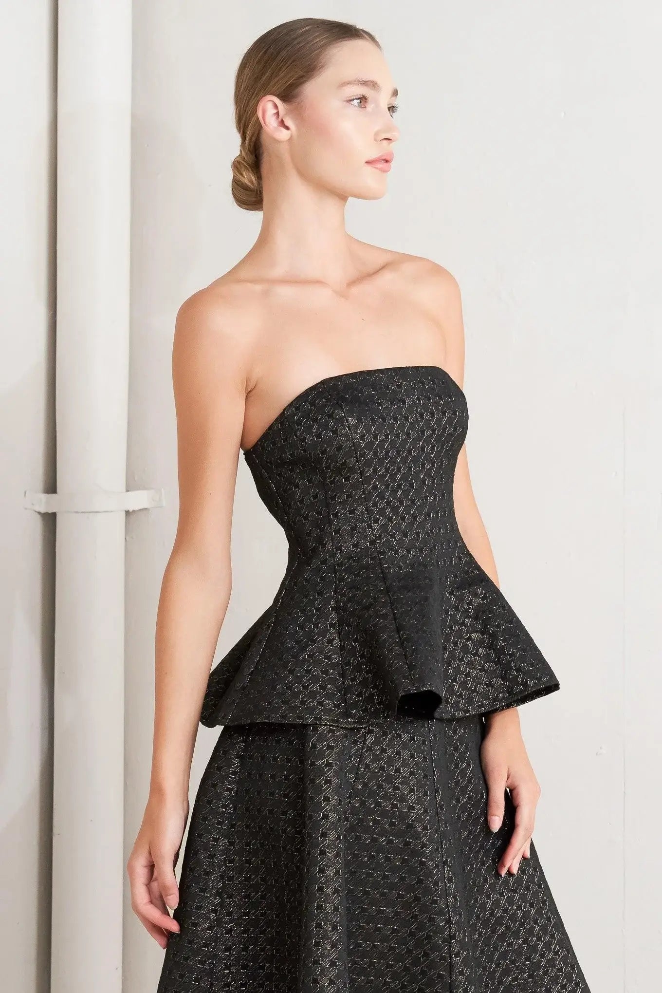 EVENING SCULPT METALLIC THREADED WOVEN TOP - Flying Tomato - Flyclothing LLC
