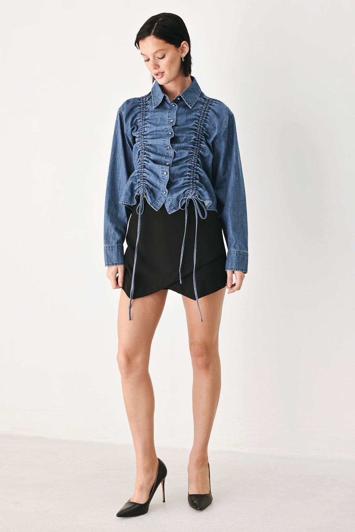 CASUAL ENCOUNTER INDIGO RUCHED DENIM BUTTON-DOWN TOP - Flying Tomato - Flyclothing LLC