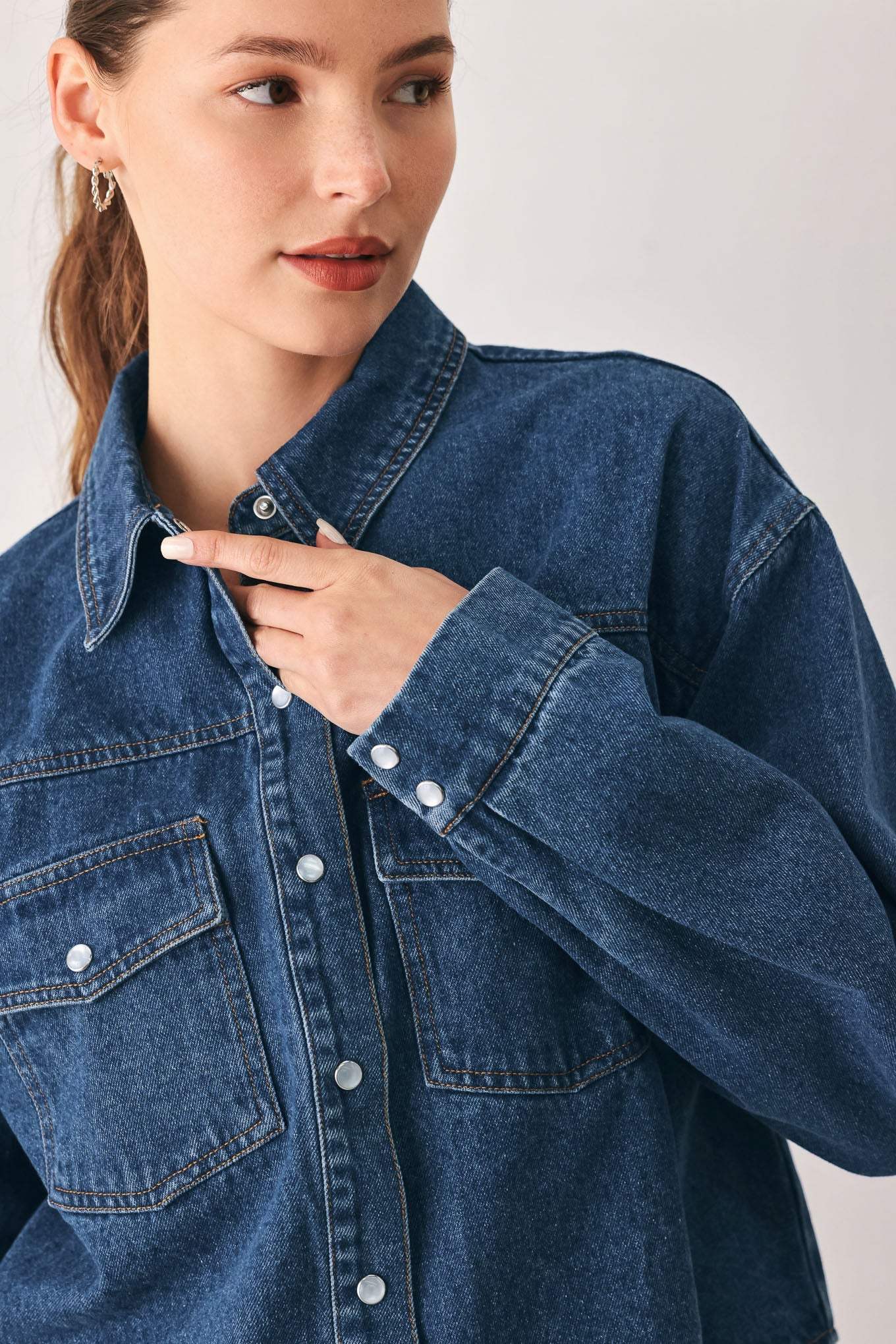BLUE ECHO PLEATED DENIM JACKET - Flying Tomato - Flyclothing LLC