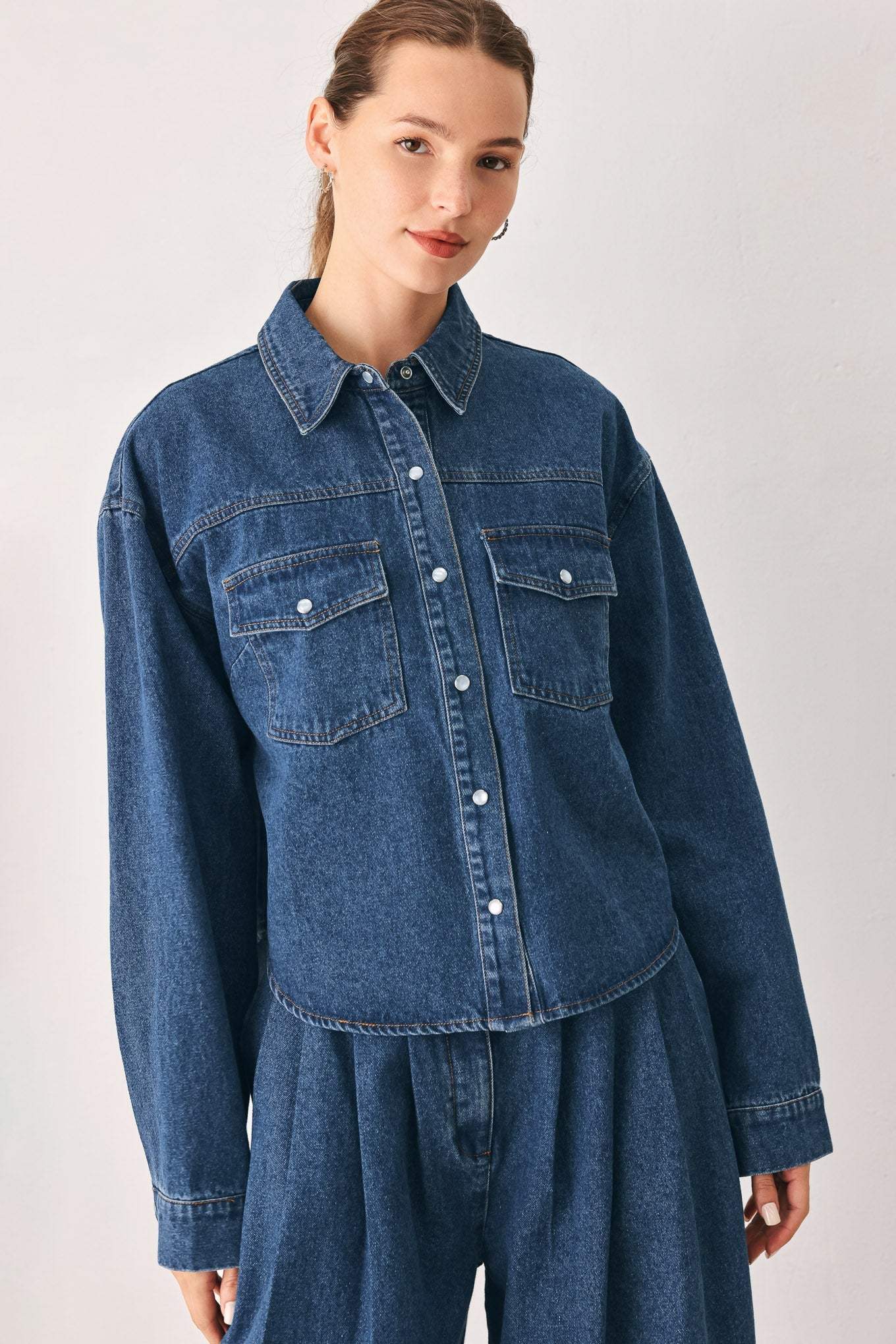 BLUE ECHO PLEATED DENIM JACKET - Flying Tomato - Flyclothing LLC