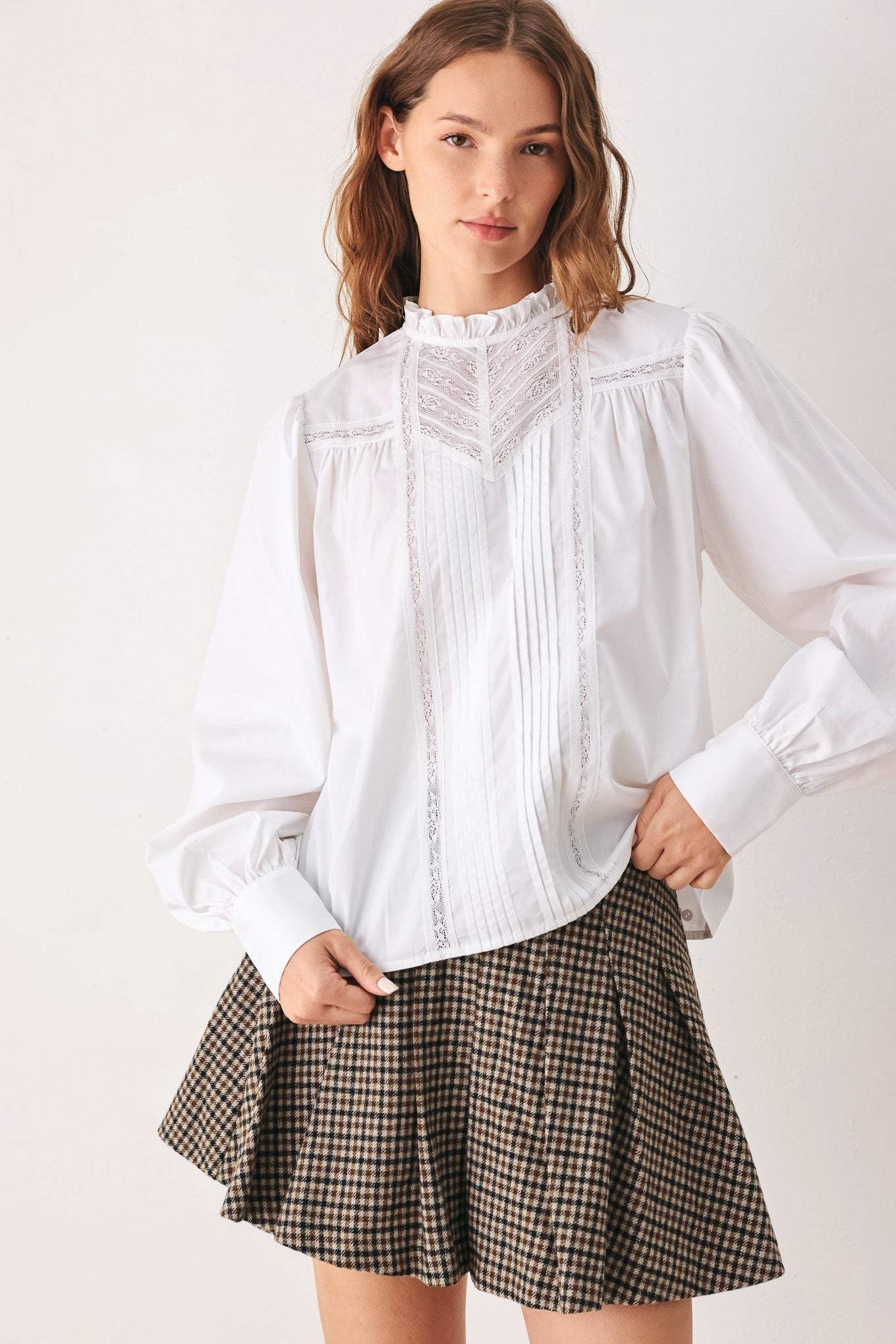 PORCELAIN VINTAGE INSPIRE WOVEN TOP