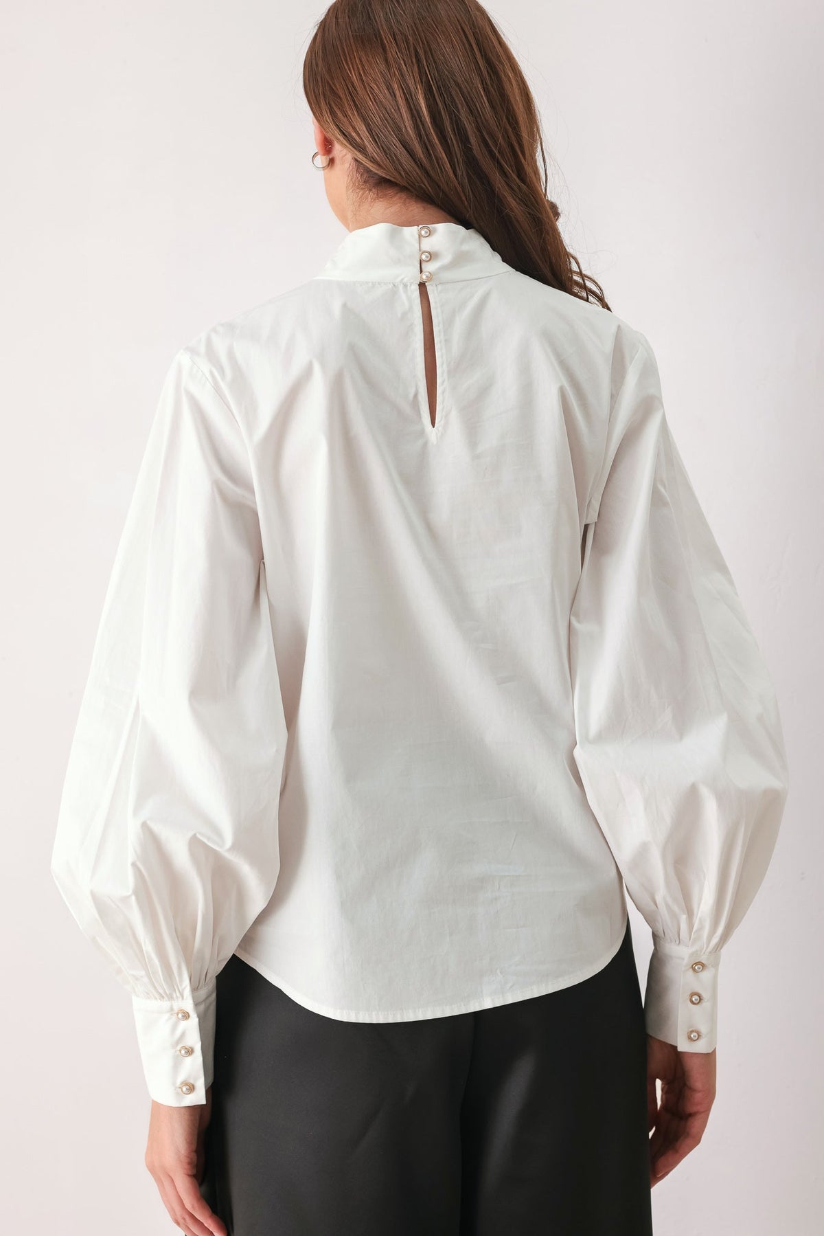 IVORY IMPACT OFF WHITE ASYMMETRICAL TIE-NECK PUFF-SLEEVE TOP - Flying Tomato - Flyclothing LLC