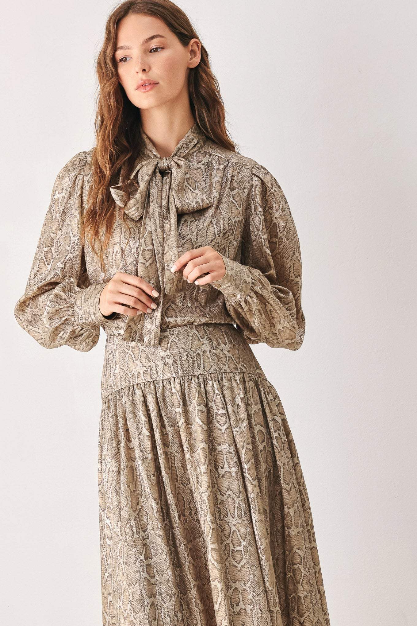 SERPENTINE TAUPE SNAKESKIN WOVEN TOP