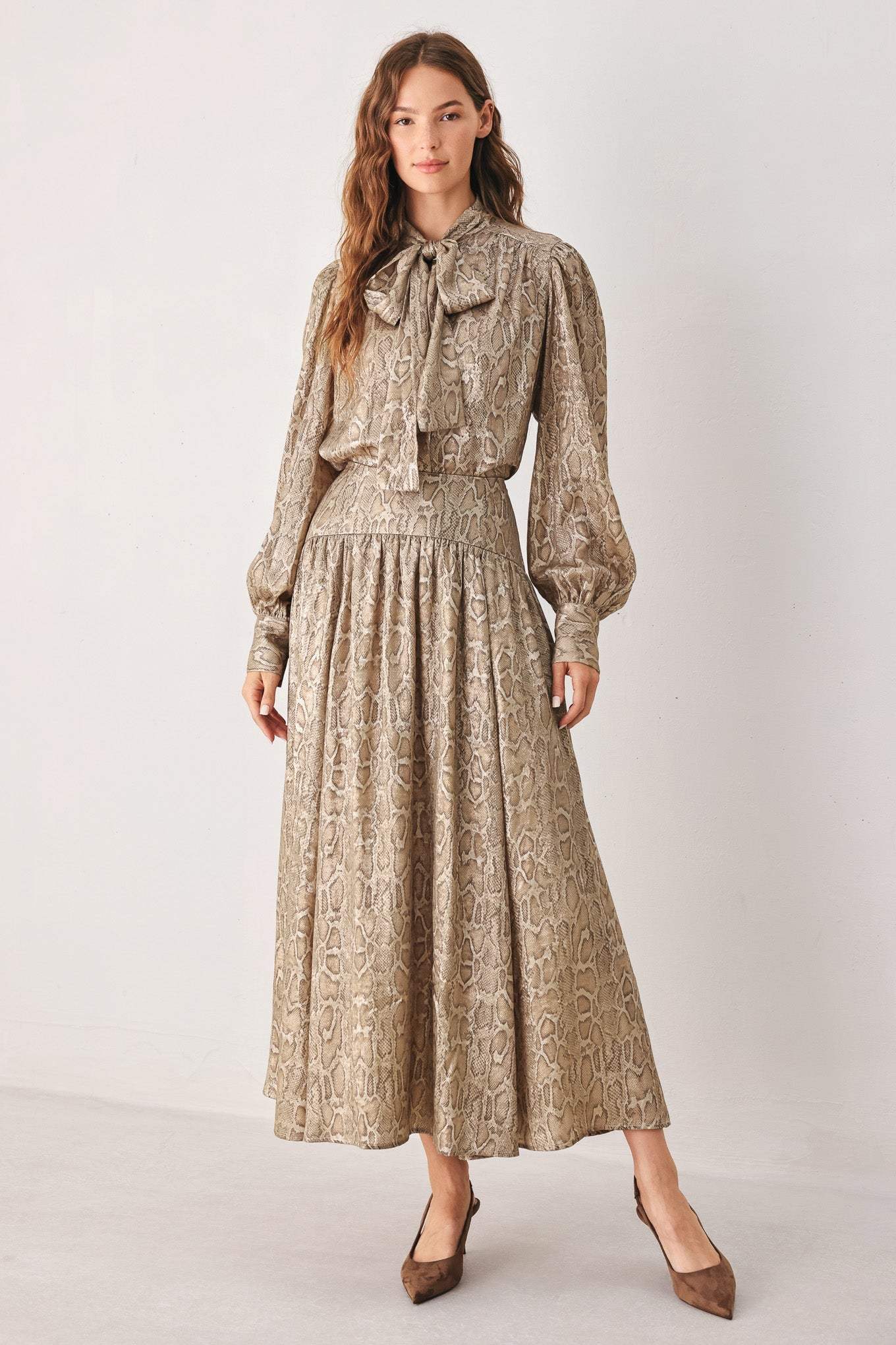SERPENTINE TAUPE SNAKESKIN WOVEN TOP