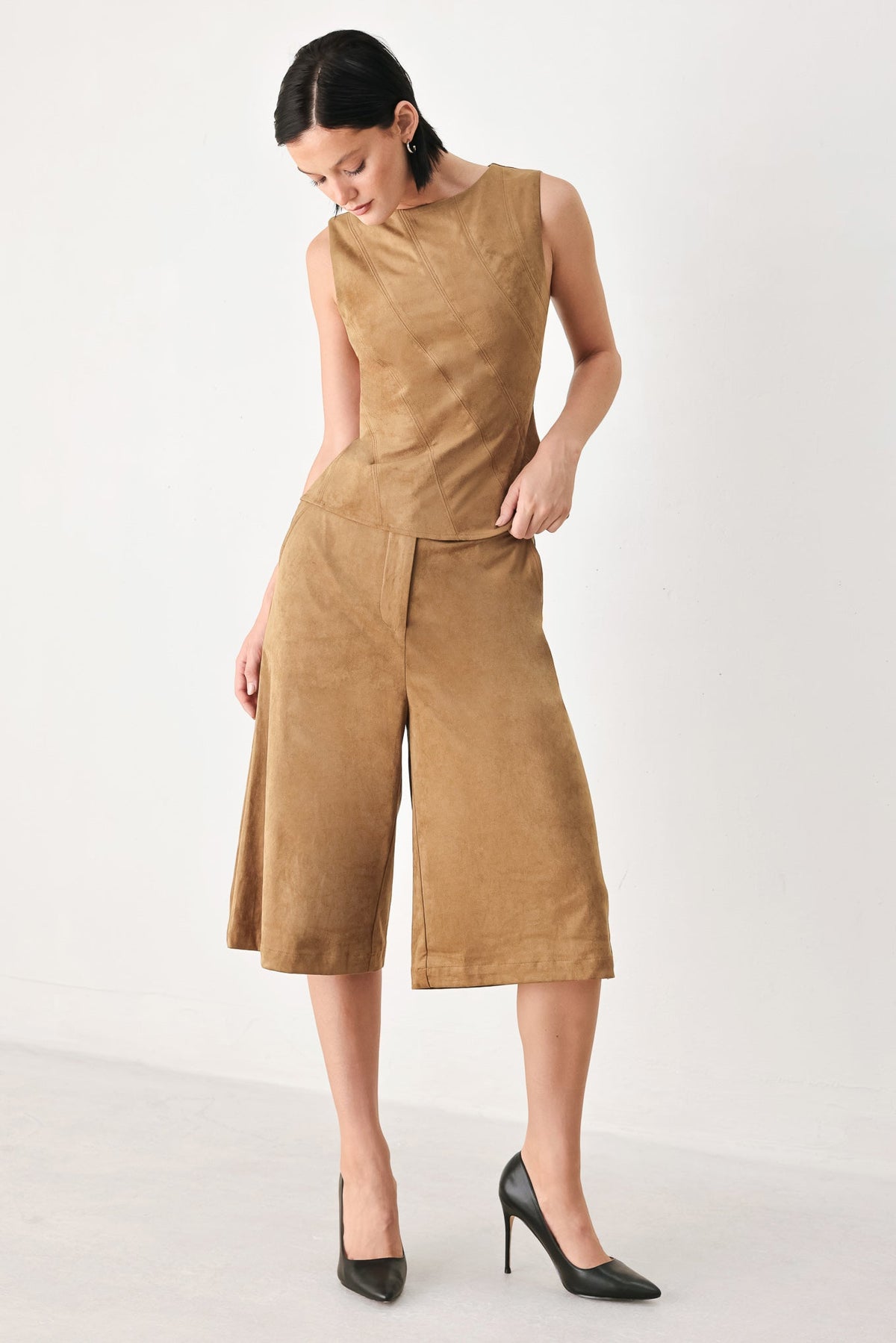 DESERT MOD CAMEL FAUX SUEDE SLEEVELESS TOP - Flying Tomato - Flyclothing LLC